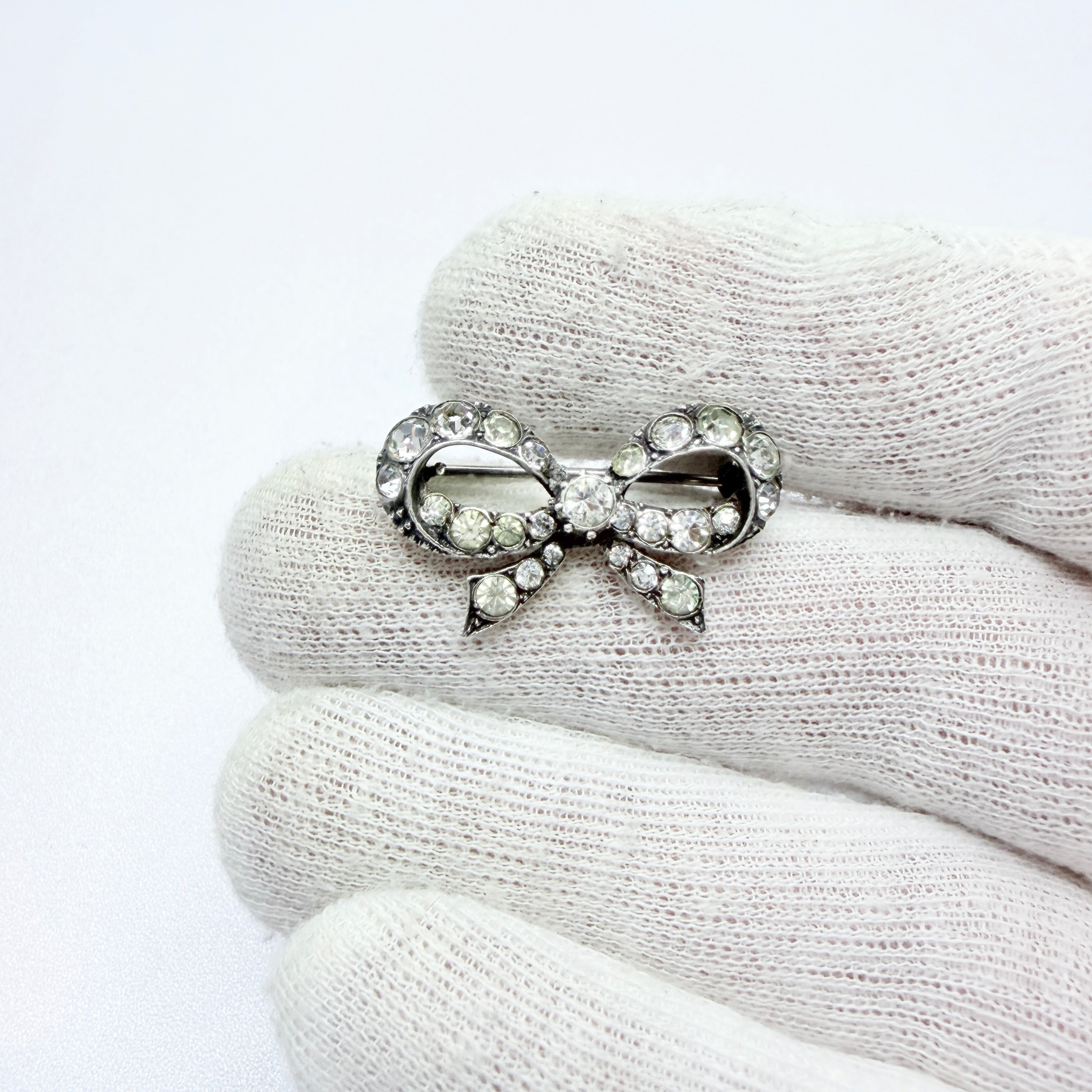 Vintage ca 1940s Sterling 935 Silver Paste Stone Ribbon Brooch