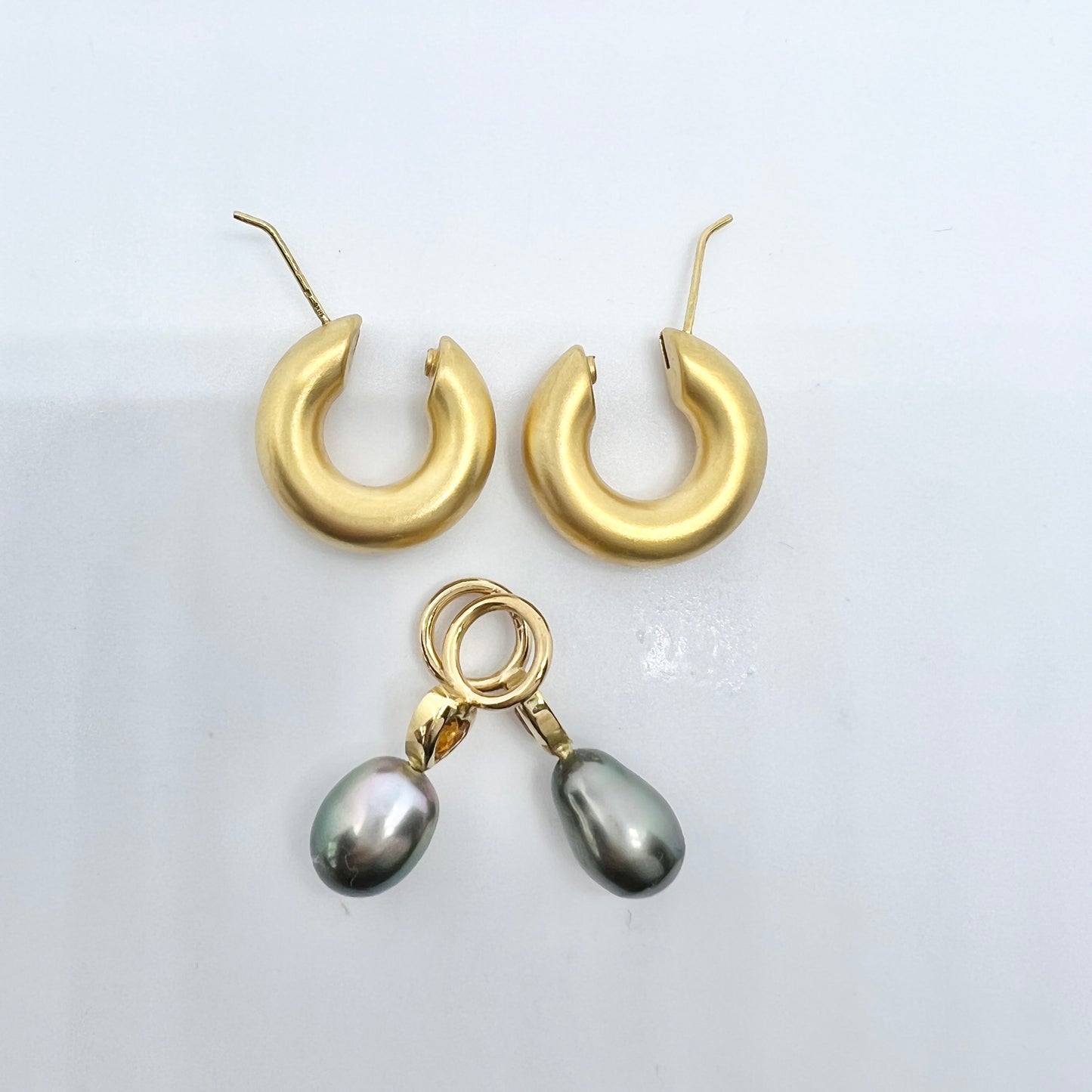 Vintage 18k Gold Citrine Heart Tahitian Pearl Earrings.