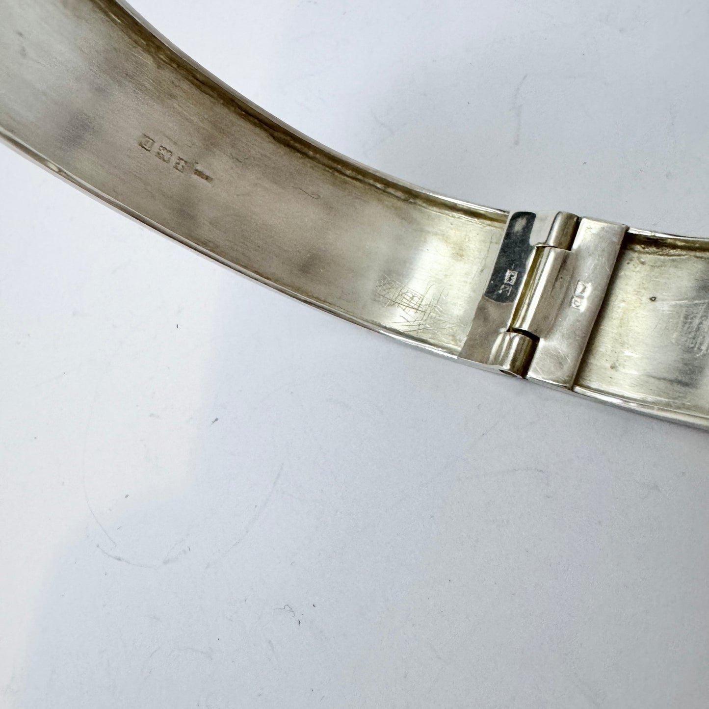 Birmingham 1953. Vintage Sterling Silver Hinged Bangle Bracelet.