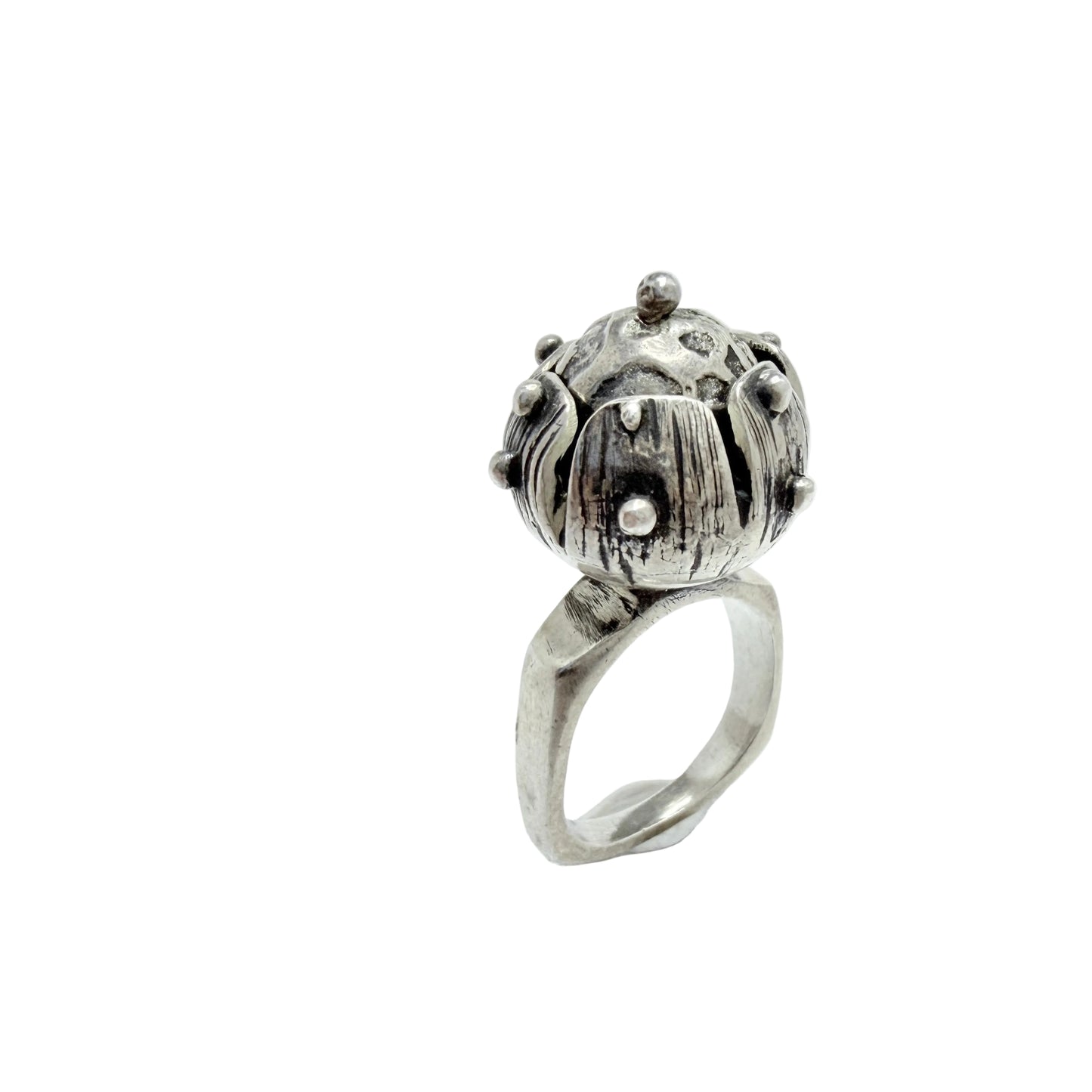 Vintage Ethnic Modernist Solid Silver Ring w Kinetic Center.