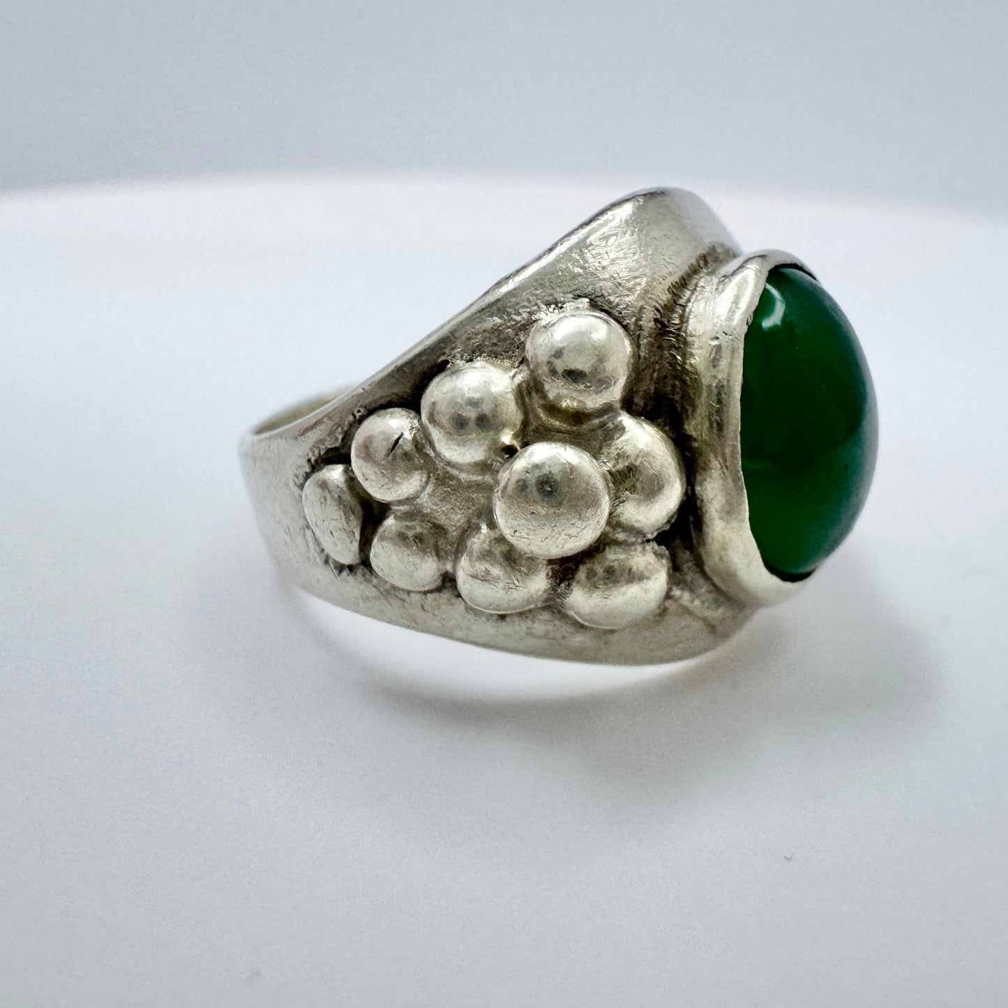 Kaplan, Stockholm 1954. Vintage Solid Silver Chrysoprase Ring.