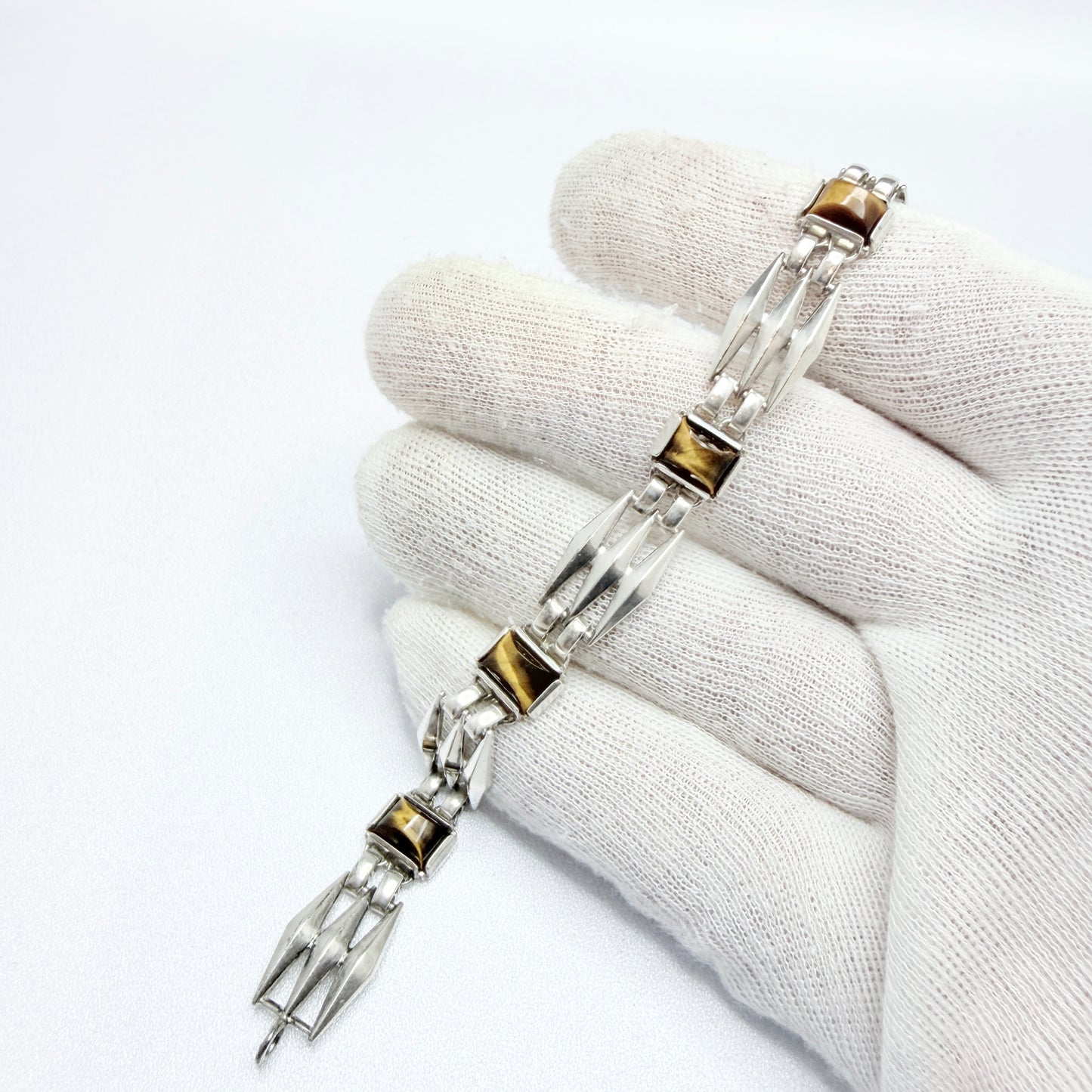 Kordes Lichtenfels, Germany ca 1970. Vintage Solid Silver Tiger's Eye Bracelet.