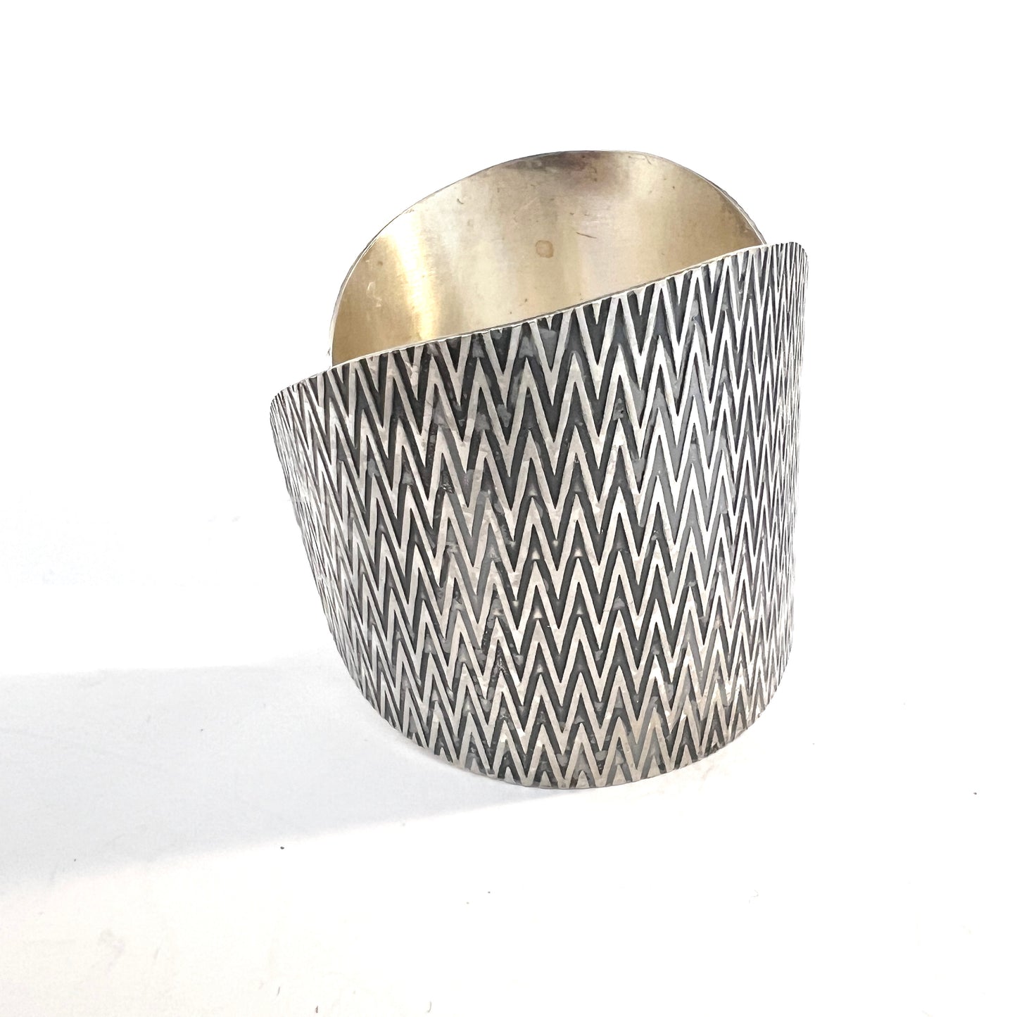 Kello-Tuomi Oy, Finland 1958. Vintage Mid-century Modern Solid Silver Cuff Bracelet.