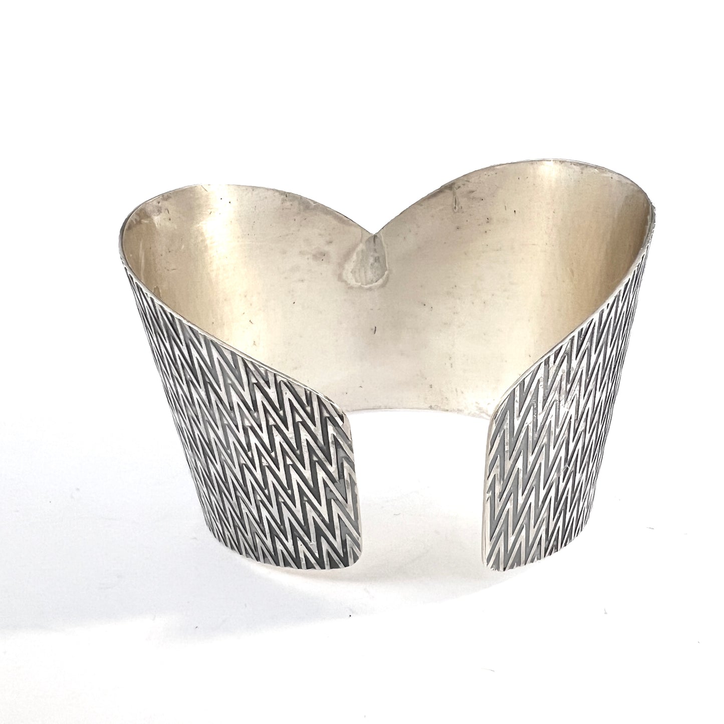 Kello-Tuomi Oy, Finland 1958. Vintage Mid-century Modern Solid Silver Cuff Bracelet.