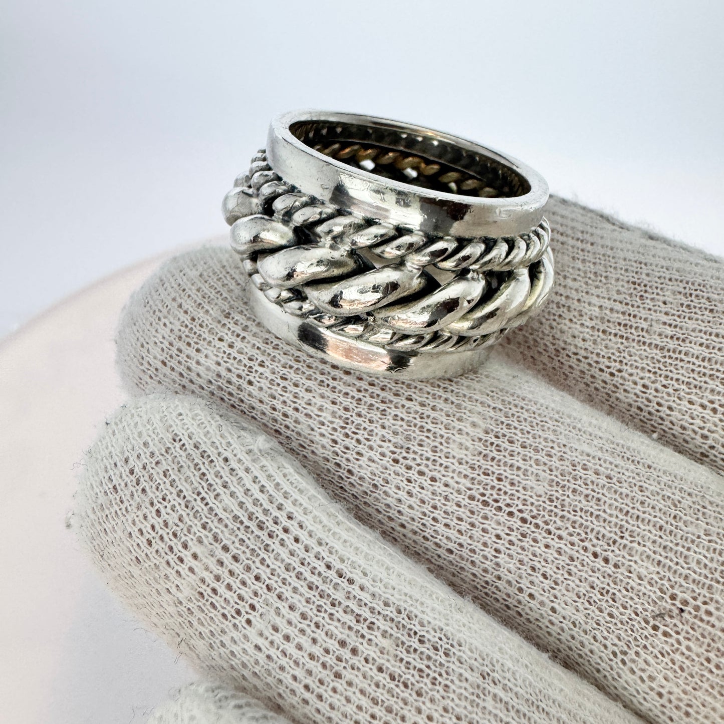 Chunky 25.3 gram Vintage Sterling Silver Ring. Size 11.