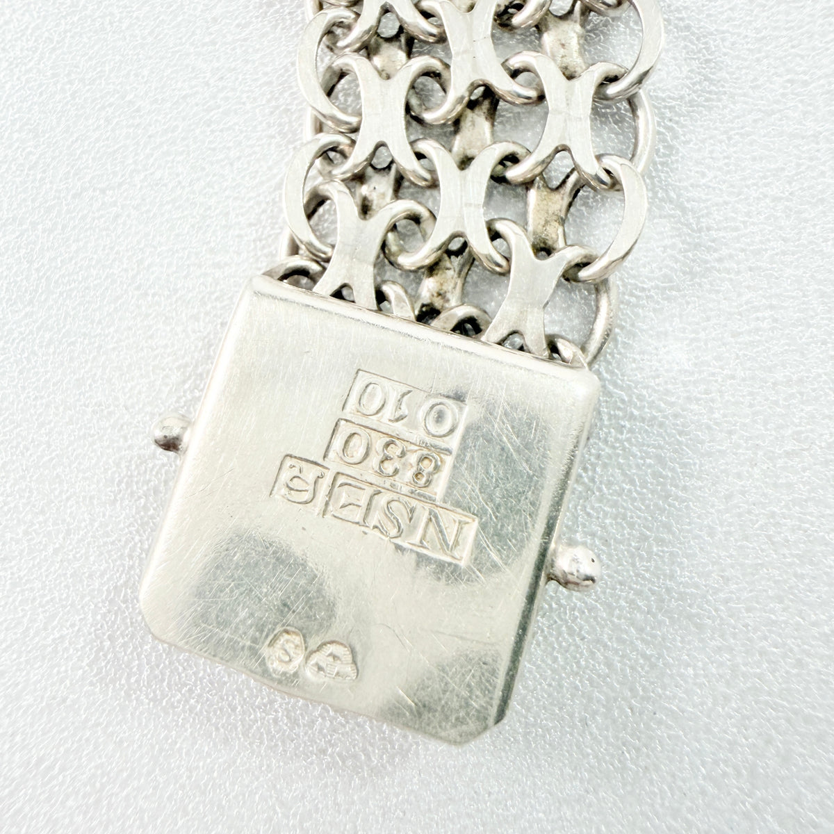 N S E Guldvaru, Sweden 1988. Vintage Solid Silver X-link Bracelet.