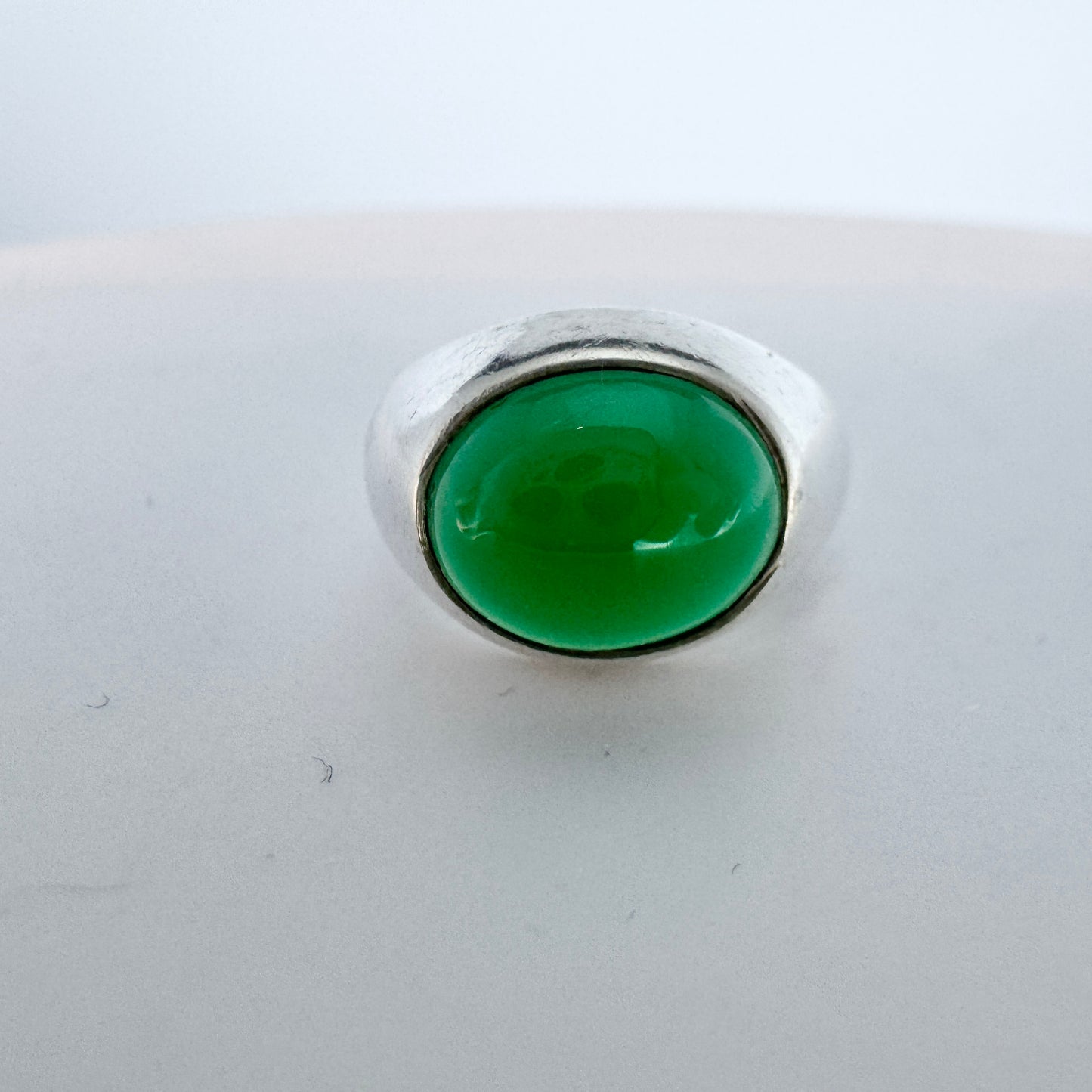 Kaplan, Sweden 1950s. Vintage Solid Silver Chrysoprase Ring.