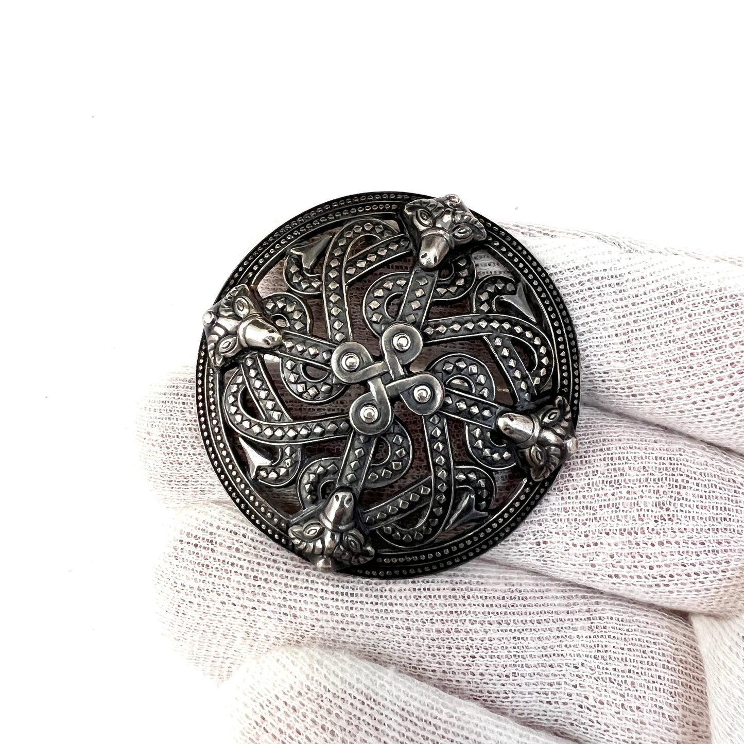 Kalevala Koru, Finland 1962. Vintage Solid Silver Shield Brooch.