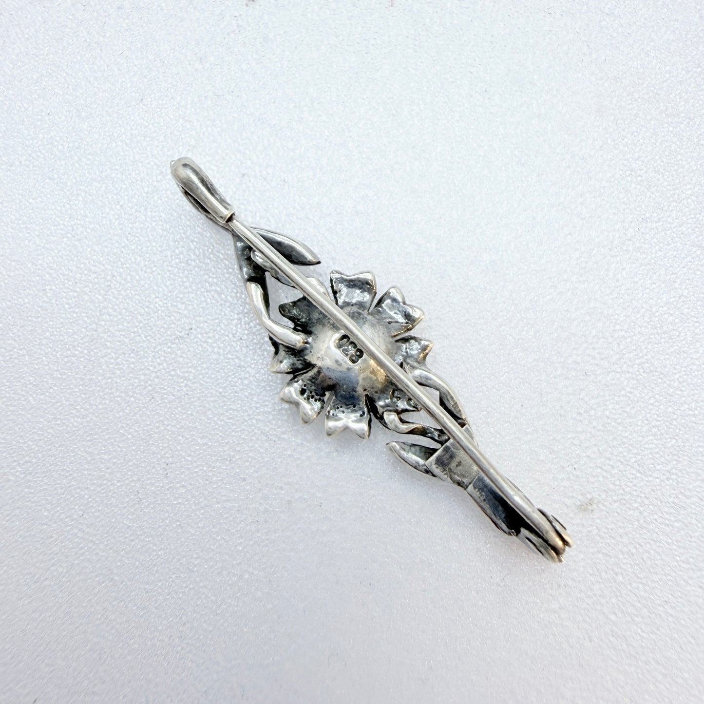 Vintage 1940s Solid Slver Paste Flower Brooch.