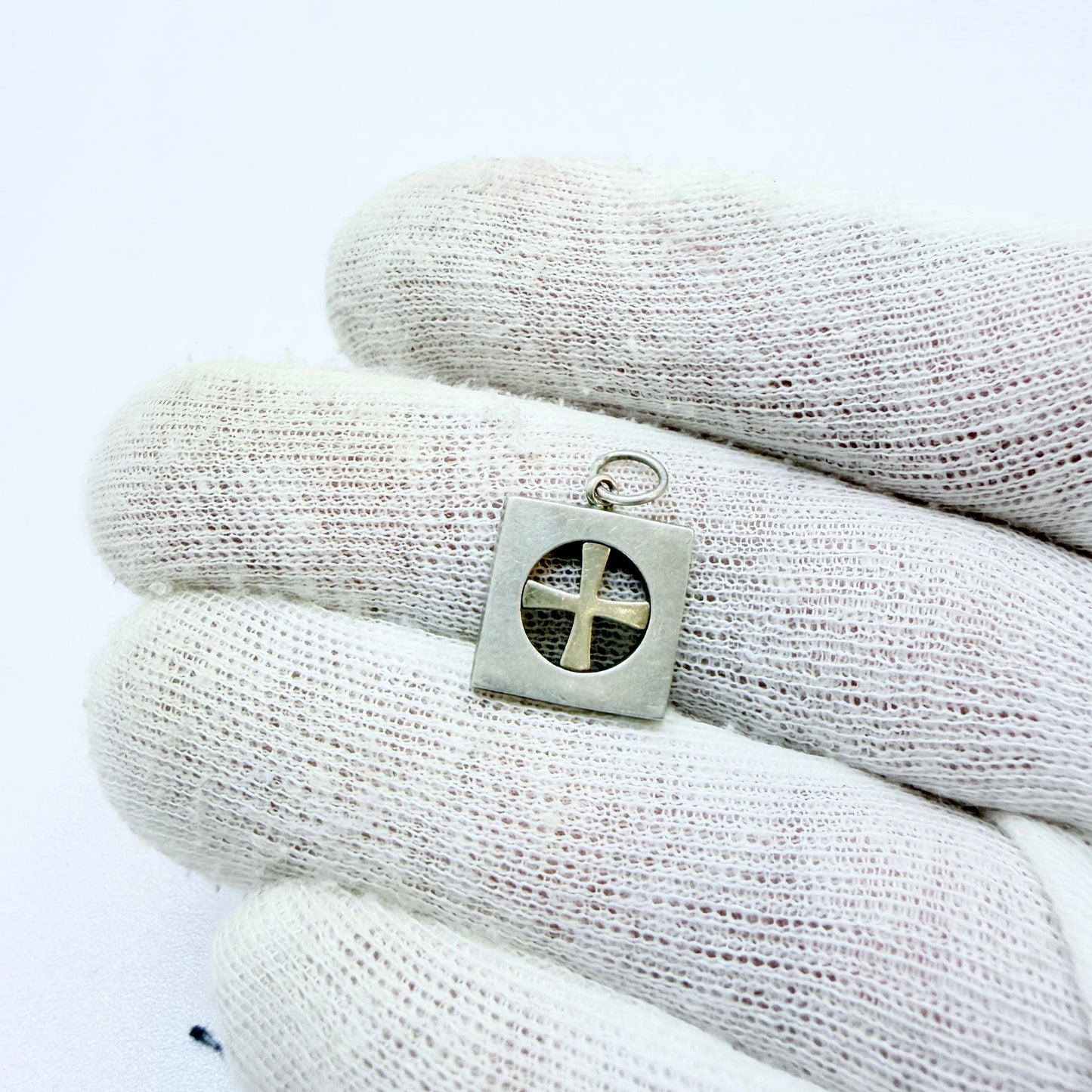 Elis Kauppi, Kupittaan Kulta Finland 1965. Vintage Solid Silver Small Cross Pendant