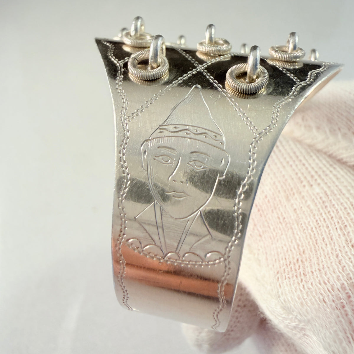 Haparanda, Sweden year 1941. Rare WWII-era Vintage Solid Silver Sami / Laplander Scarf Ring.