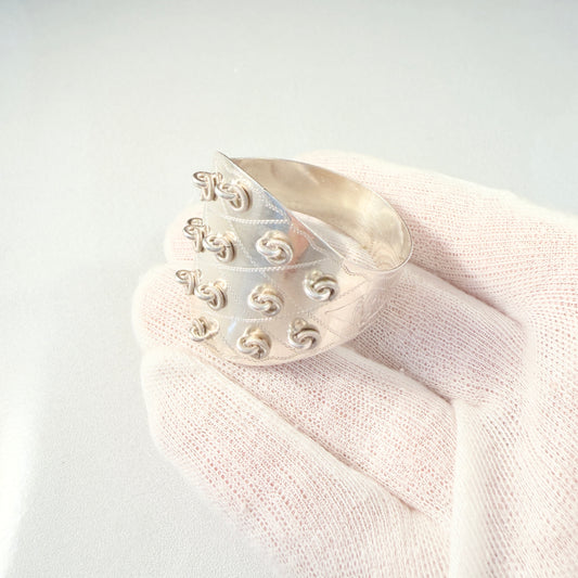 Haparanda, Sweden year 1941. Rare WWII-era Vintage Solid Silver Sami / Laplander Scarf Ring.