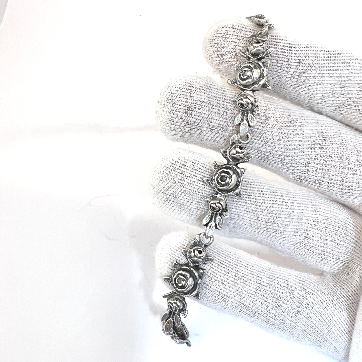 Turun Hopea, Finland 1975. Vintage Solid Silver Rose Flower Bracelet.