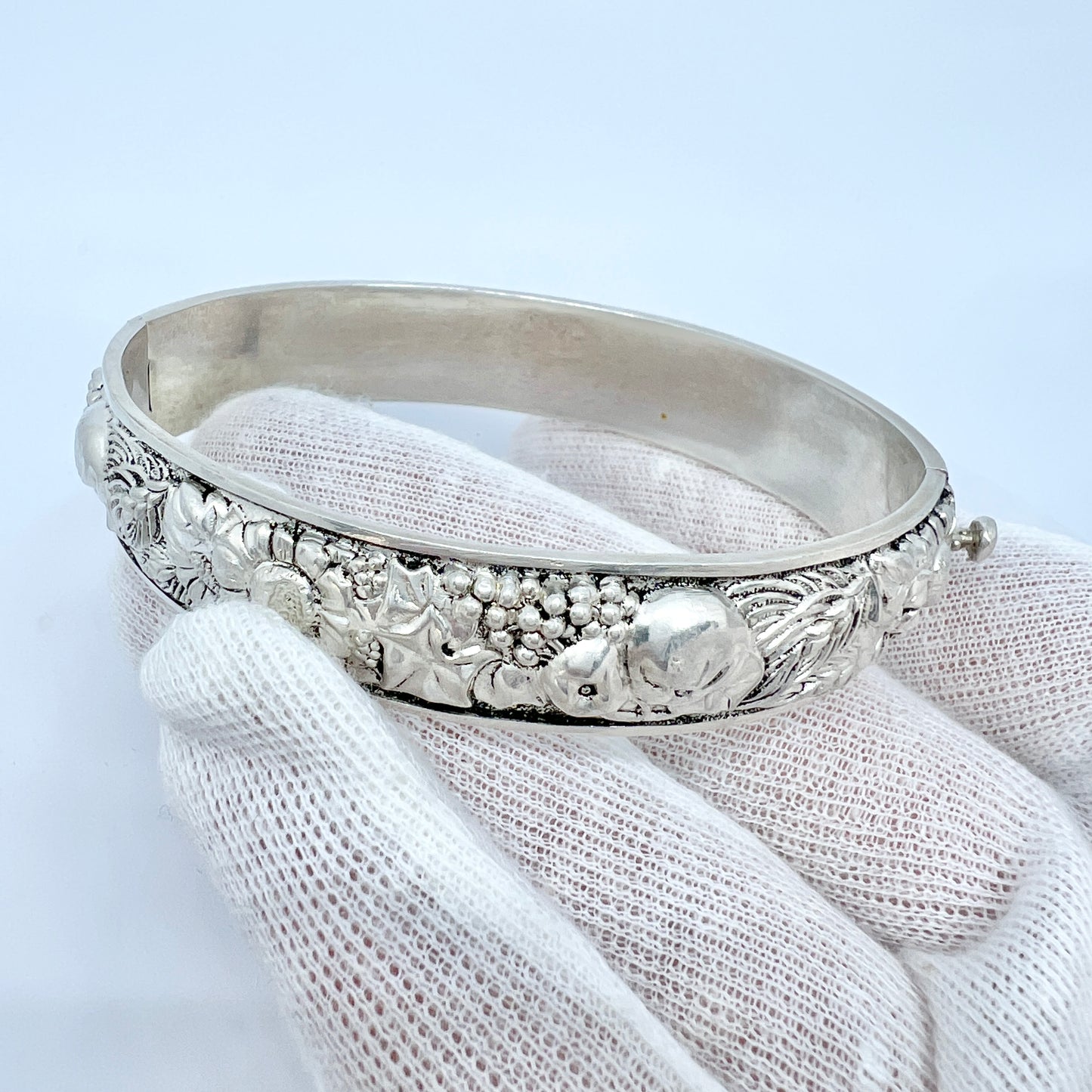 Portugal, Swedish Import 1947. Solid Silver Hinged Bangle Bracelet.