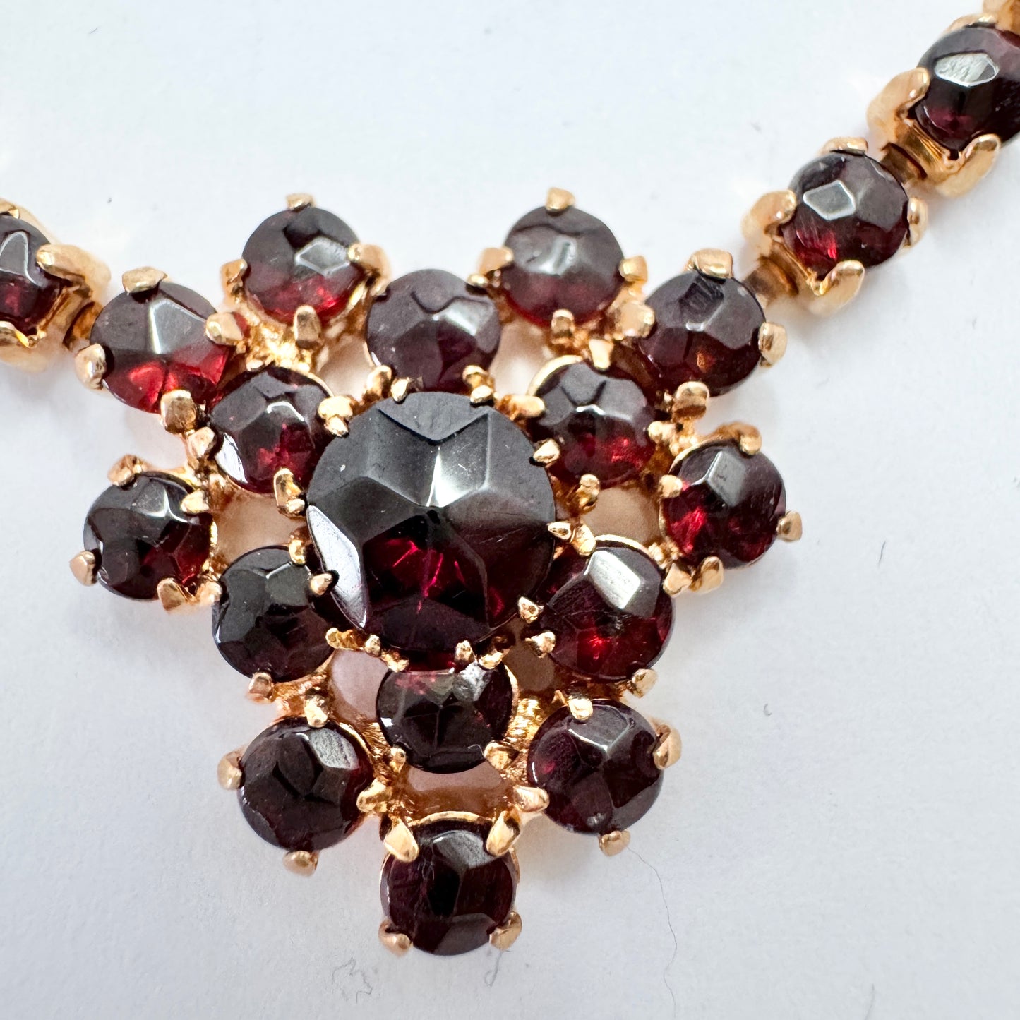 Vintage Garnet Gilt Metal Necklace.