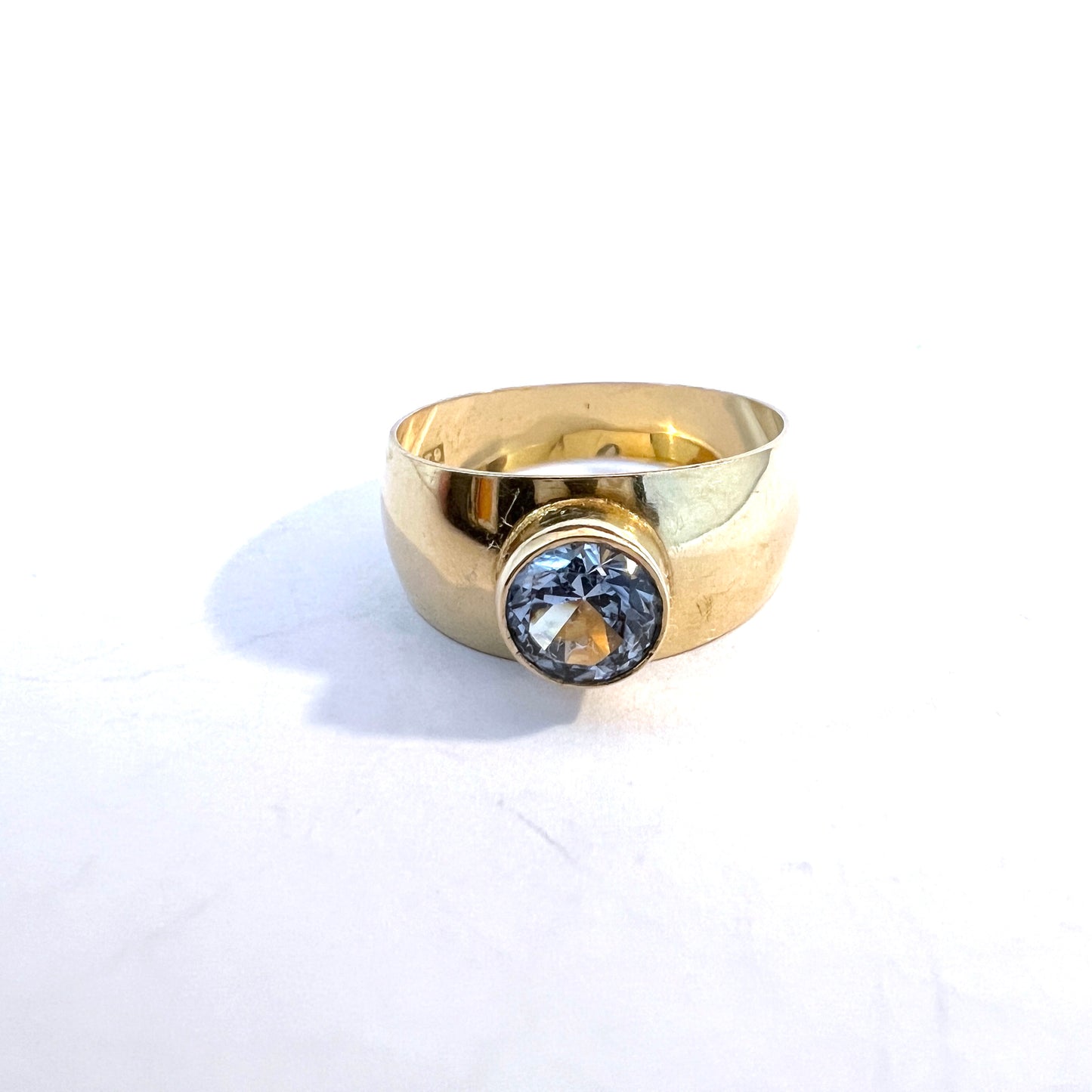 Rahlens, Sweden 1969. Vintage 18k Gold Ice Blue Synthetic Spinel Ring.