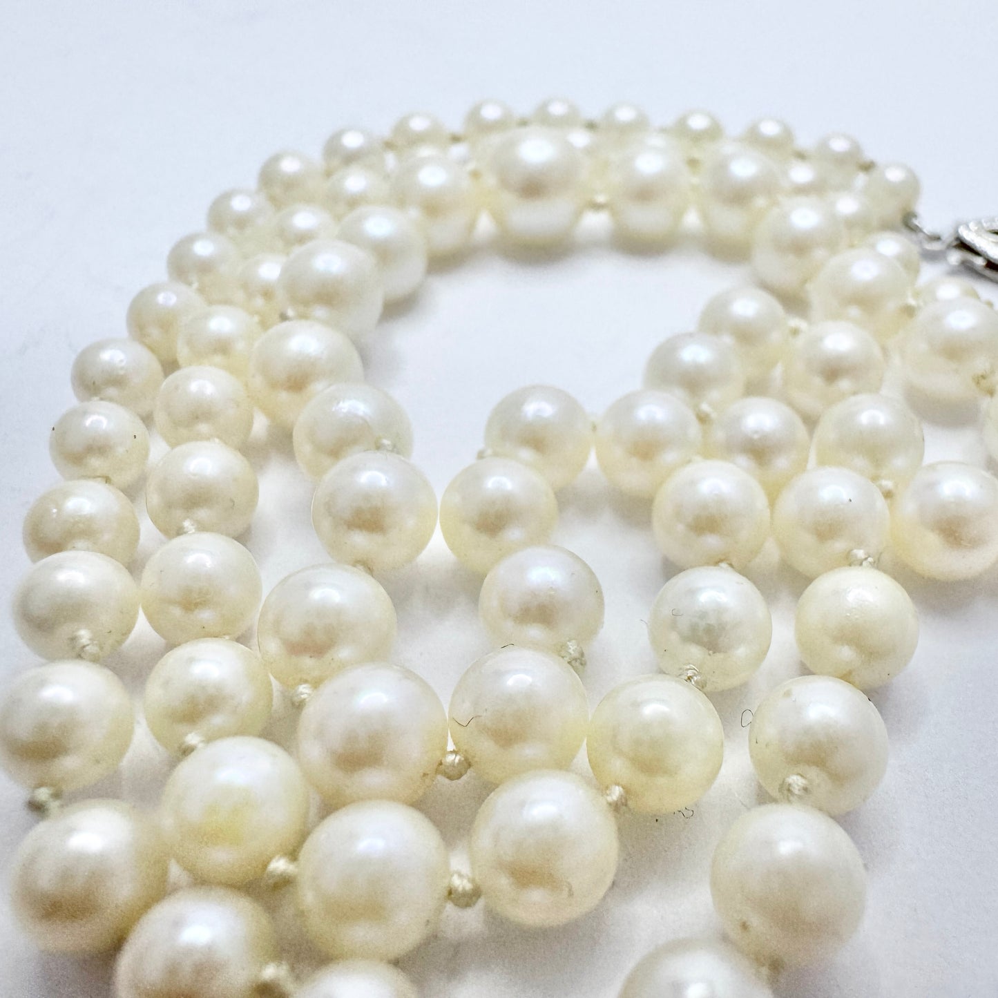 Vintage Cultured Pearl 14k Gold Clasp Necklace.