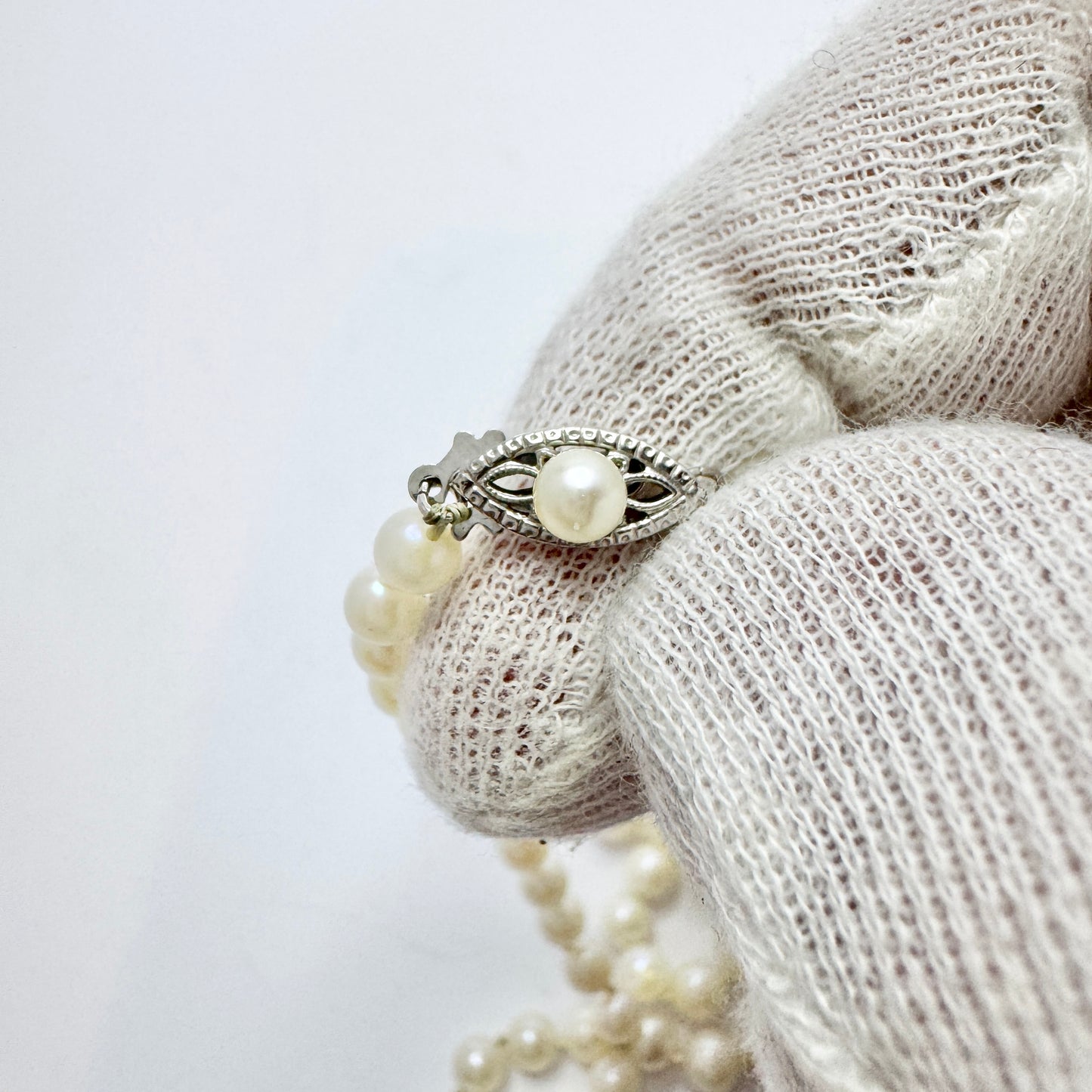 Vintage Cultured Pearl 14k Gold Clasp Necklace.
