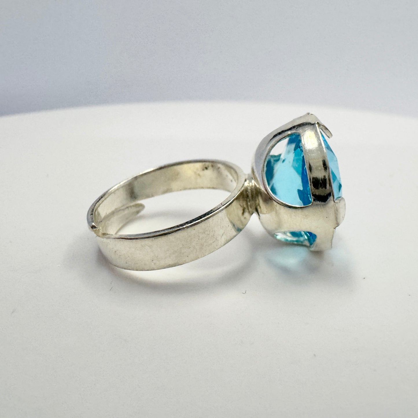 Vintage 1960-70s Solid 830 Silver Icy Blue Paste Ring.