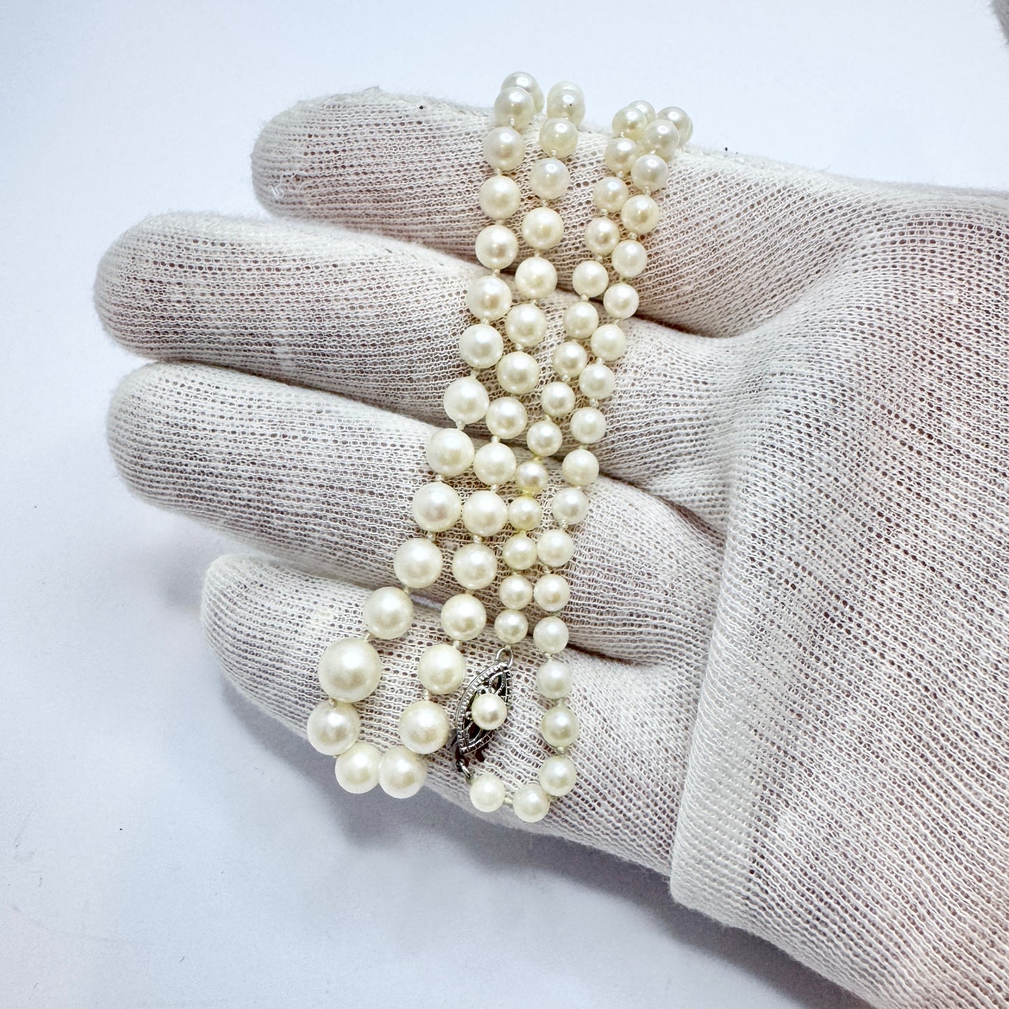 Vintage Cultured Pearl 14k Gold Clasp Necklace.