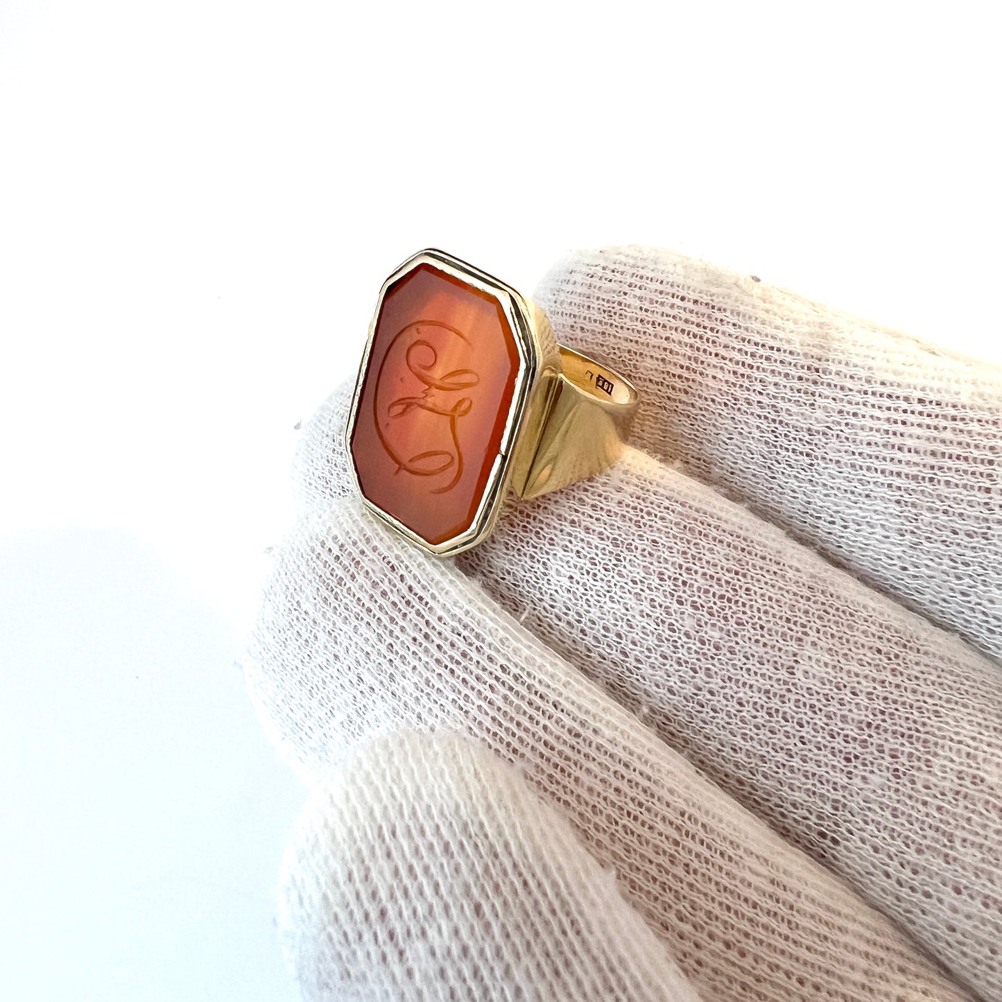 K Andersson, Sweden ca 1890s. Antique 18k Gold Carnelian Signet Ring.