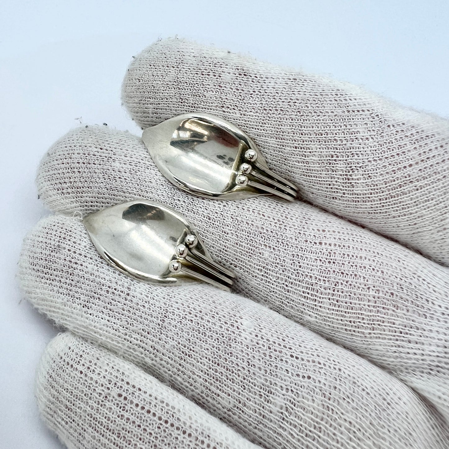 Pinco, Sweden 1949 Vintage Sterling Silver Screw Back Earrings.