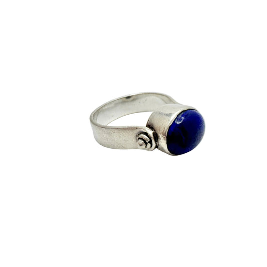 Vintage Sterling Silver Lapis Lazuli Ring.