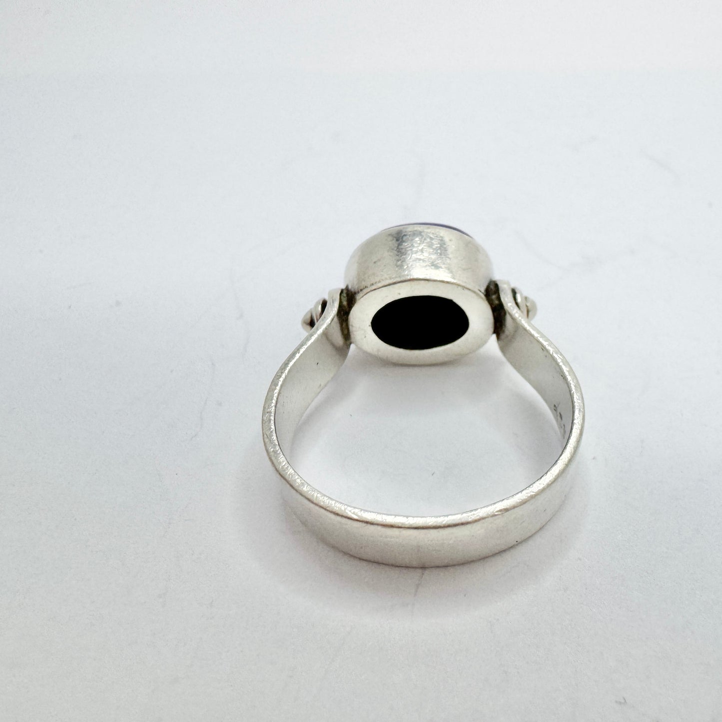 Vintage Sterling Silver Lapis Lazuli Ring.