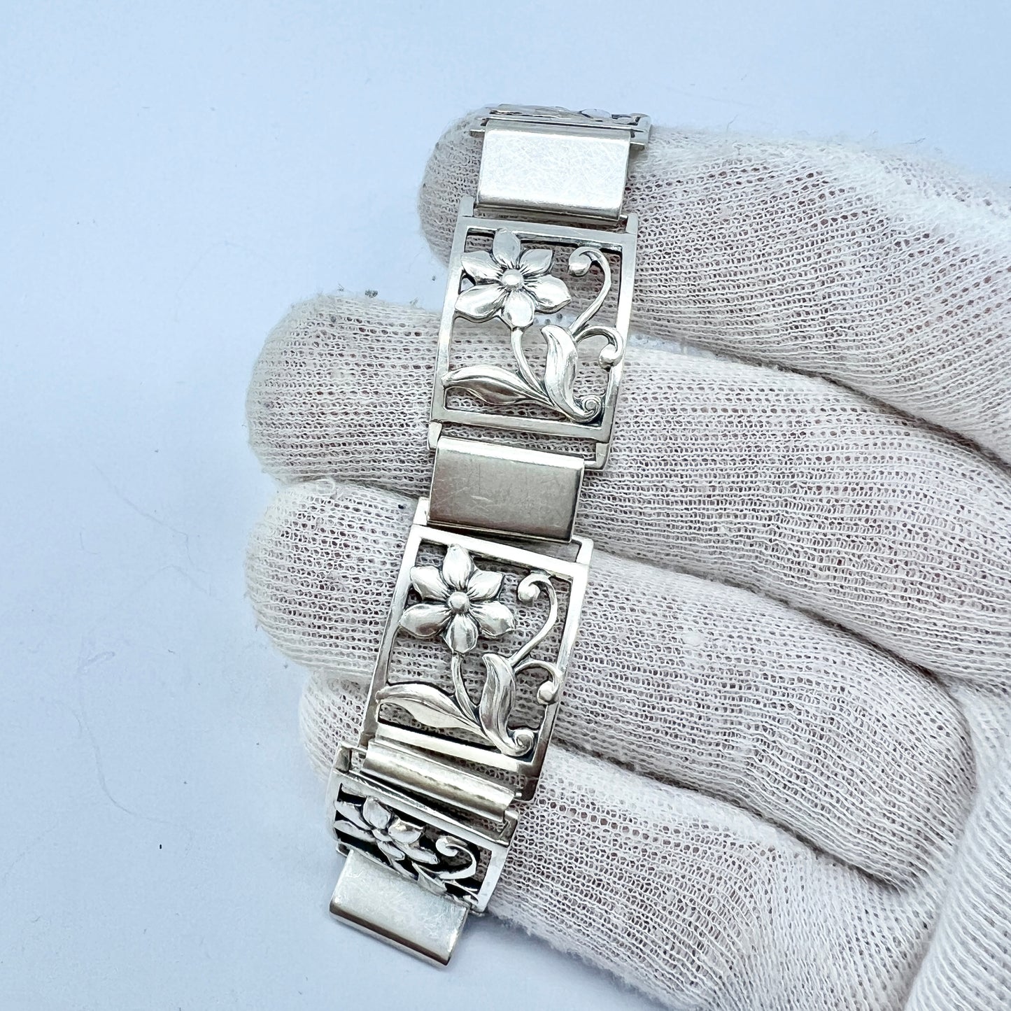 Maker RR, Denmark Vintage 830 Silver Floral Panel Bracelet. Design no 309.