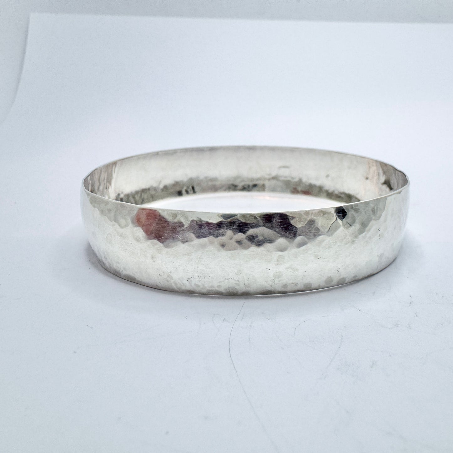 SB, Sweden 1983. Vintage Hammered Sterling Silver Bangle Bracelet.