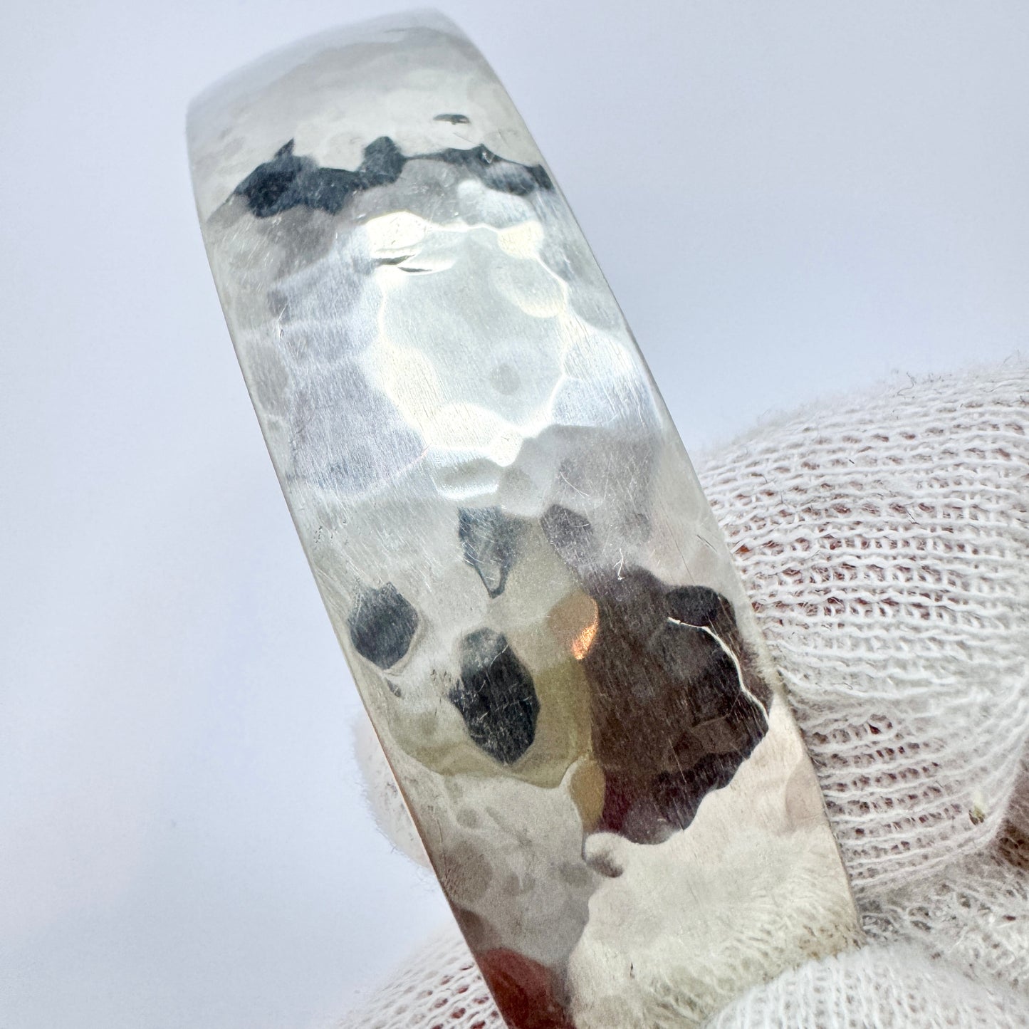SB, Sweden 1983. Vintage Hammered Sterling Silver Bangle Bracelet.