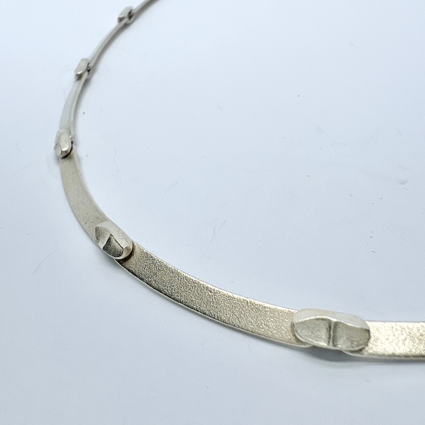 Bjorn Weckstrom for Lapponia, Finland 1979. Vintage Sterling Silver necklace. Design: Labyrinth.