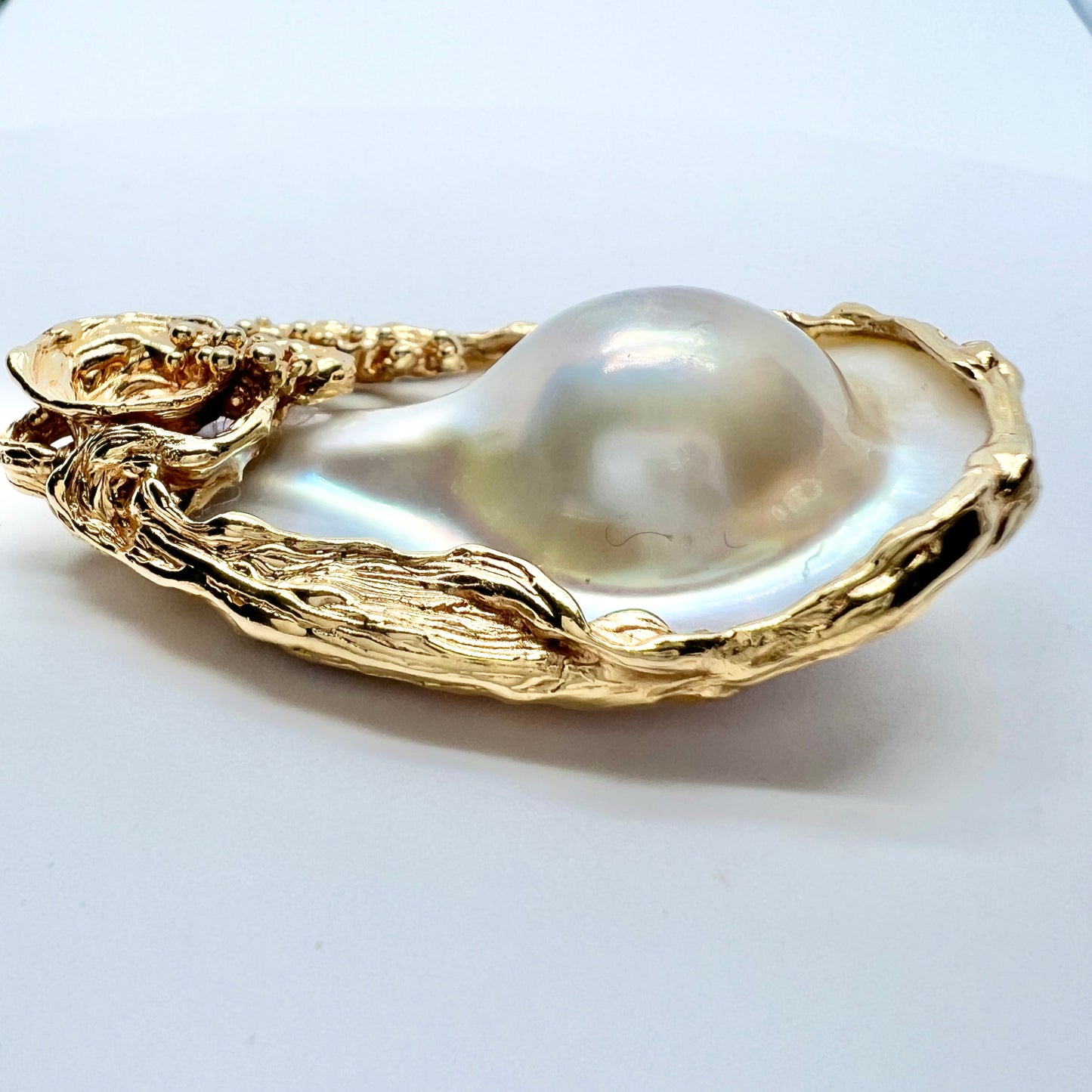 Siegfried Egger for Sengels Guldsmedja, Sweden 1982. Large 18k Gold Blister Pearl Pendant. 22.7gram