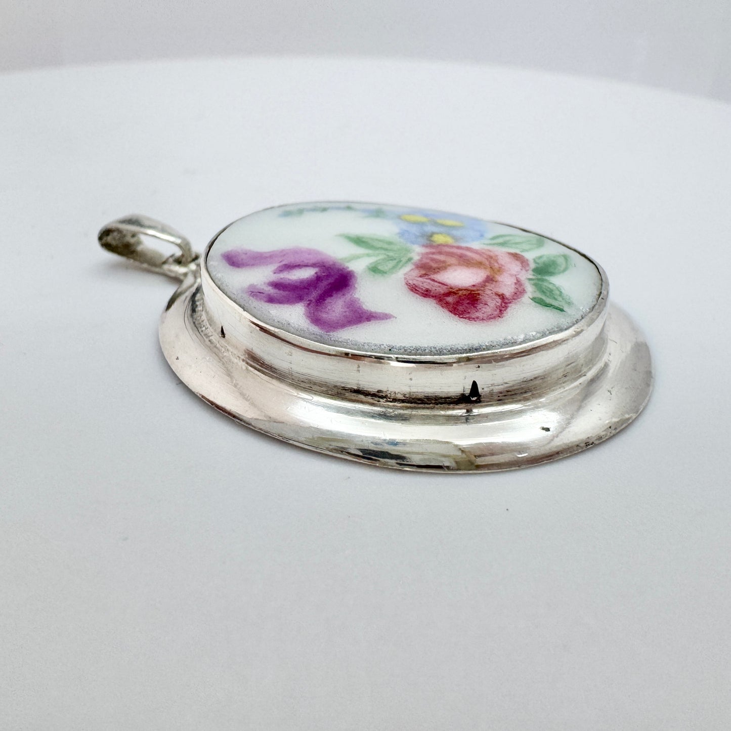 Veljekset Salonen, Finland 1959. Vintage Solid Silver Painted Porcelain Flower Pendant.