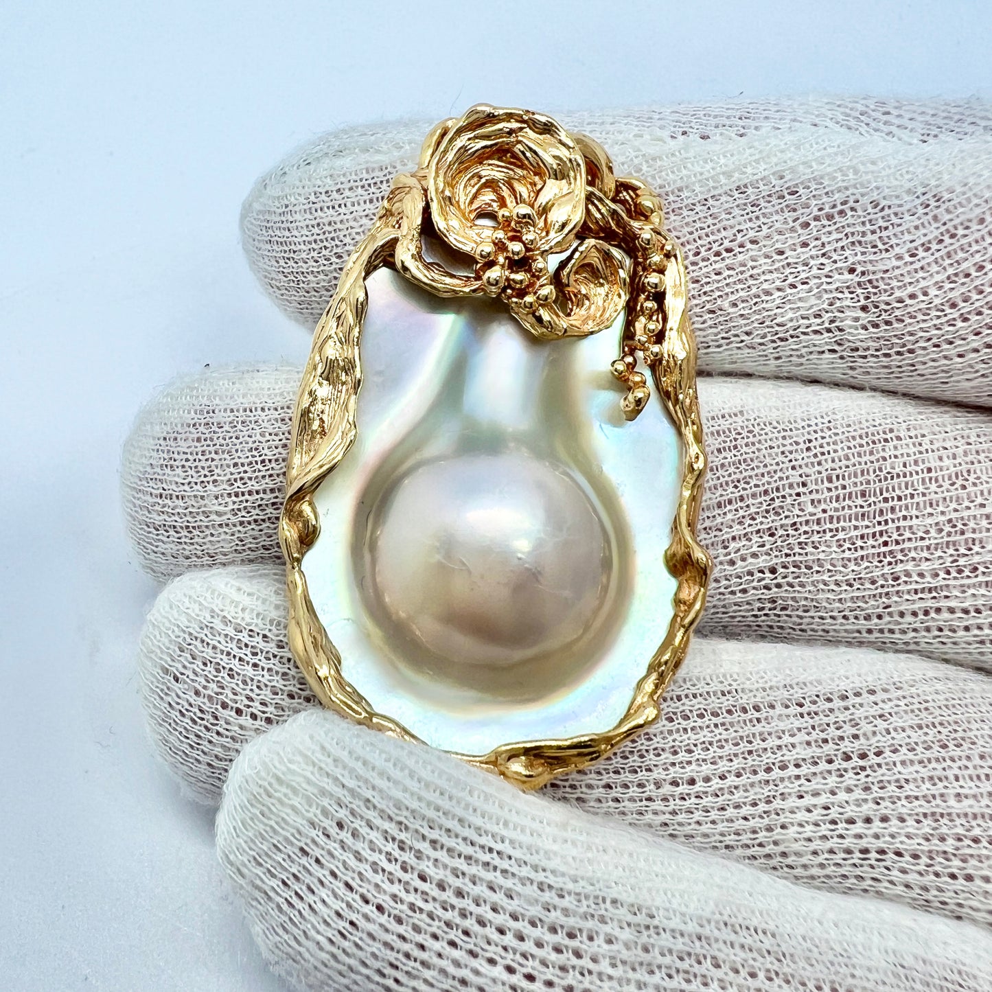 Siegfried Egger for Sengels Guldsmedja, Sweden 1982. Large 18k Gold Blister Pearl Pendant. 22.7gram