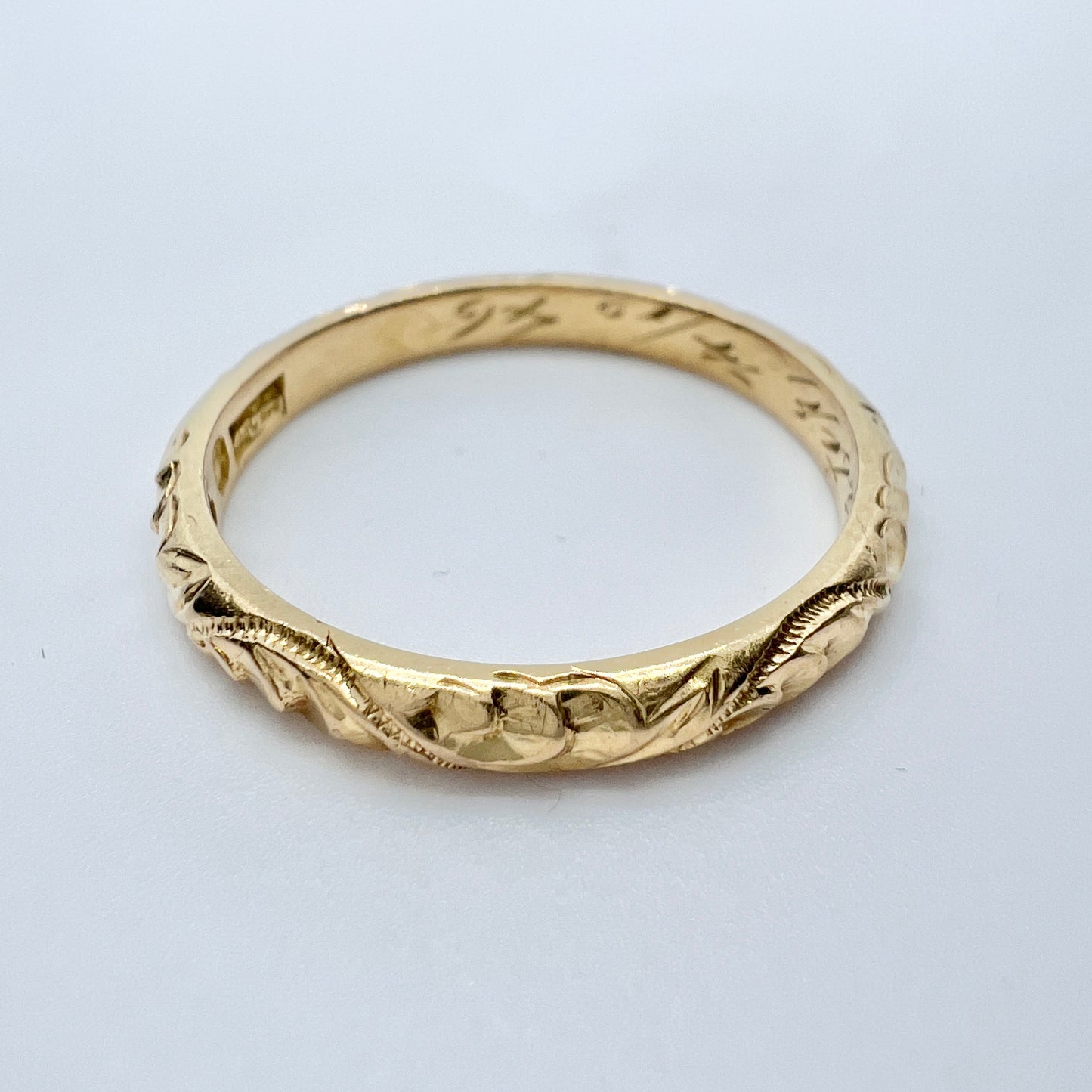 Sweden 1937. Vintage 20k Gold Wedding Band Ring. Size 7 1/4.