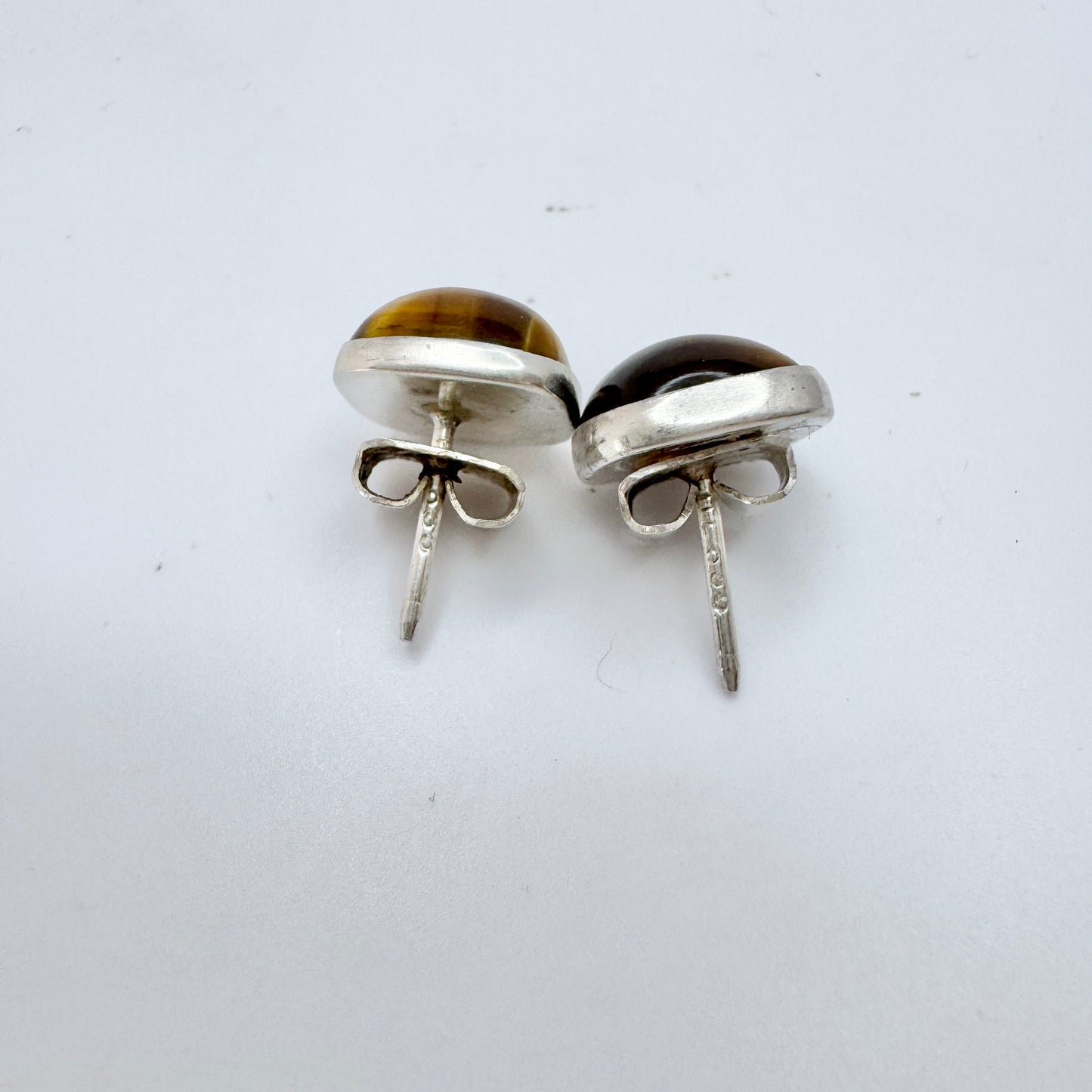 Finland ca 1960. Vintage Solid Silver Tiger's Eye Stud Earrings.