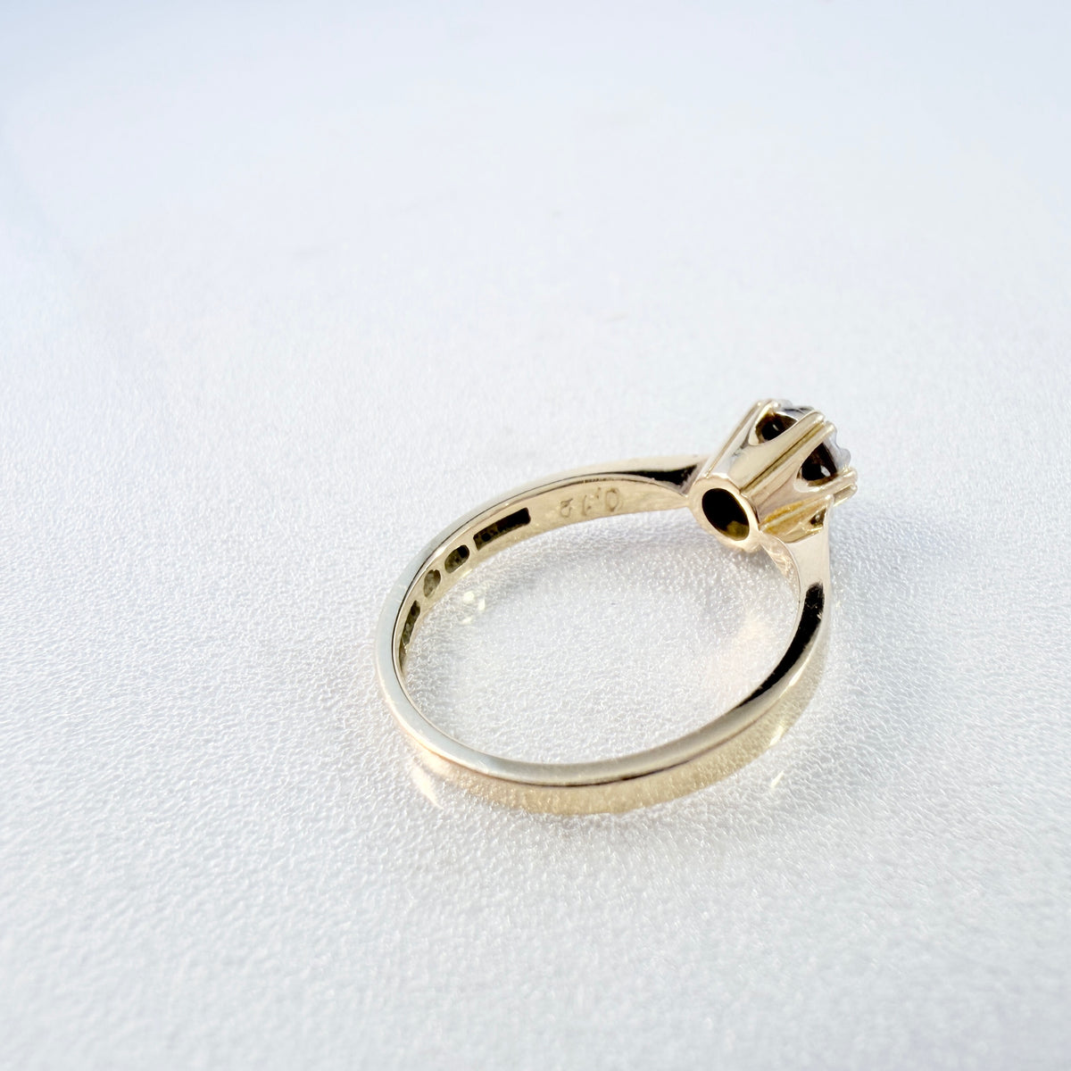 Sweden 1984. Vintage 18k Gold Diamond Cluster Unengraved Engagement Ring.