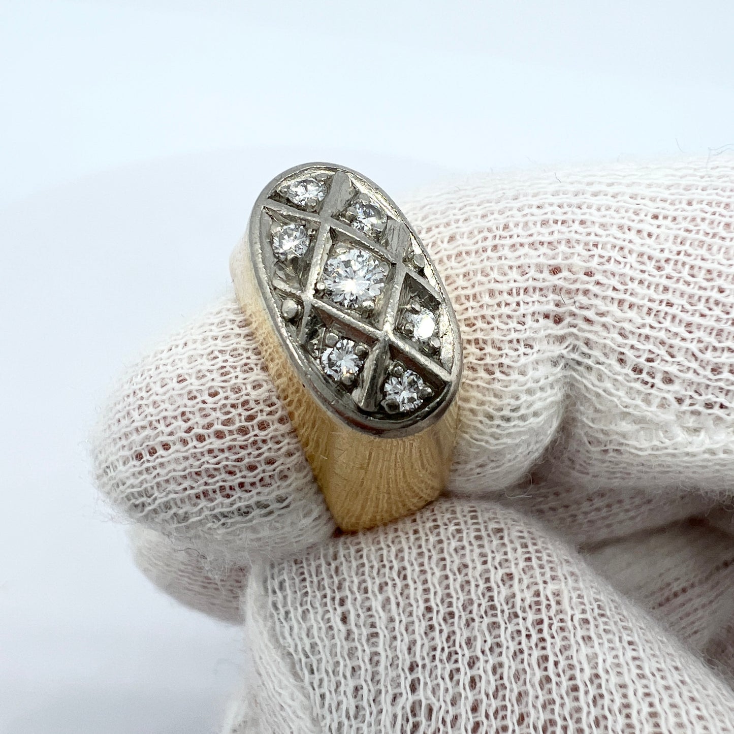 Johan GA Bergqvist, Sweden year 1960 Vintage 18k Gold 0.23ctw Diamond Ring.