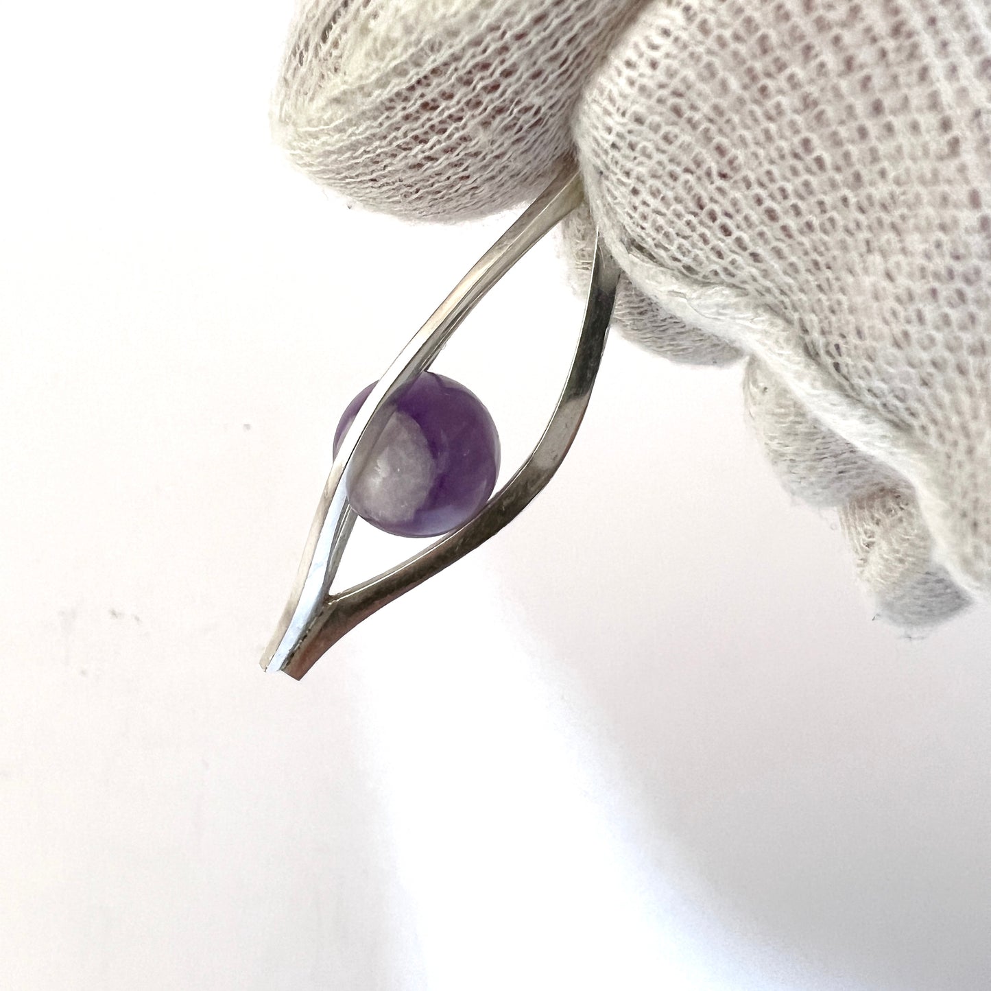 Elis Kauppi, Kupittaan Kulta Finland 1962. Solid Silver Caged Amethyst Ball Pendant.