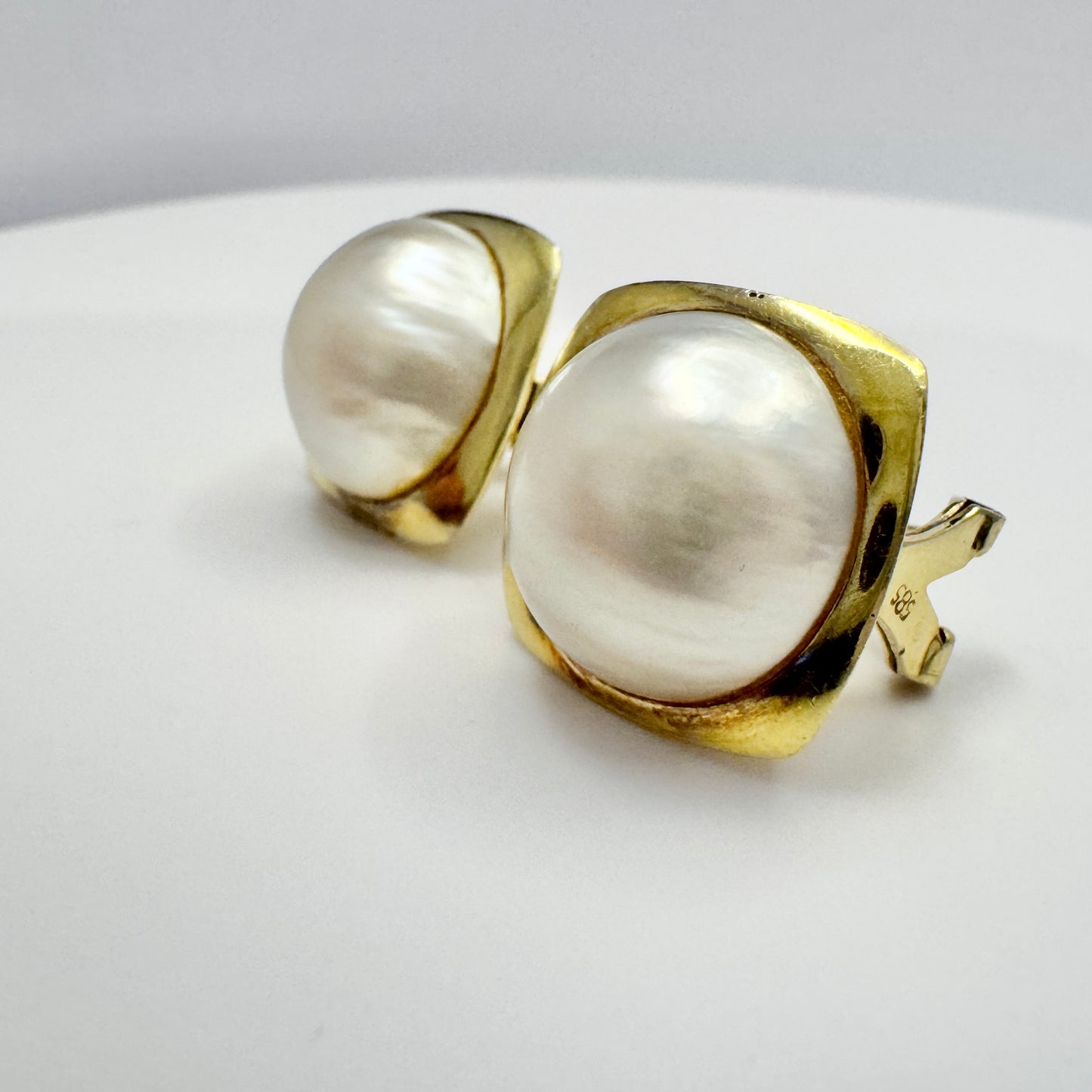 Vintage c 1960s Large 14k Gold Mabe Pearl Earrings.