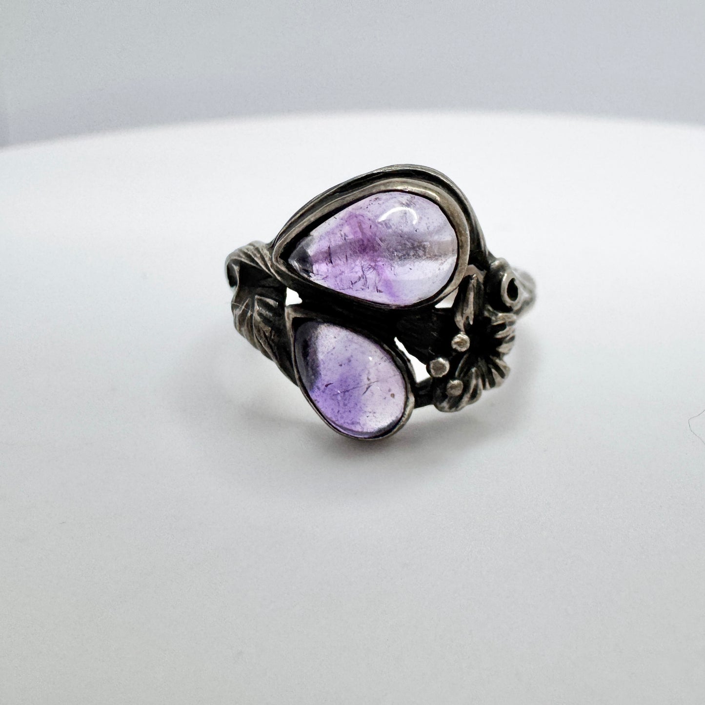 Vintage Sterling Silver Amethyst Ring.