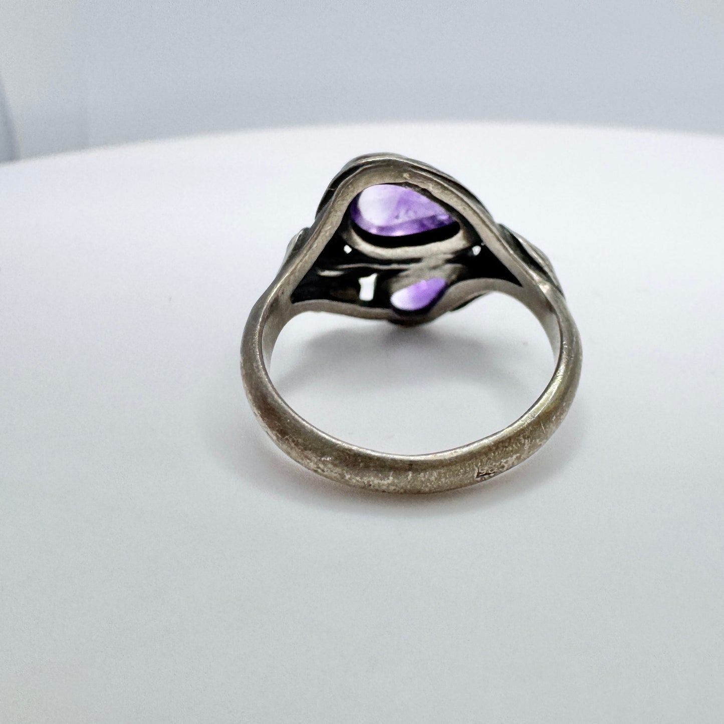 Vintage Sterling Silver Amethyst Ring.