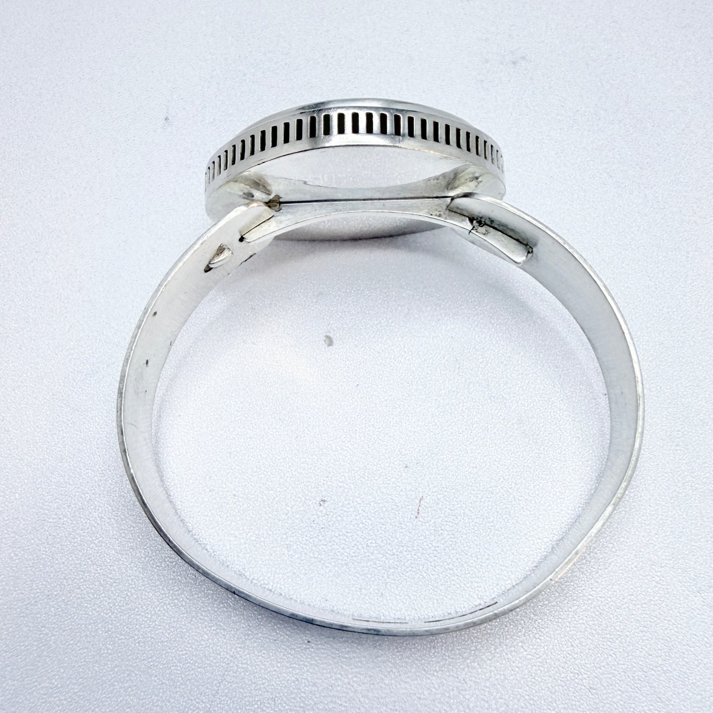 Kaplan, Sweden 1960s. Bold Vintage Sterling Silver Aventurine Hinged Bracelet.