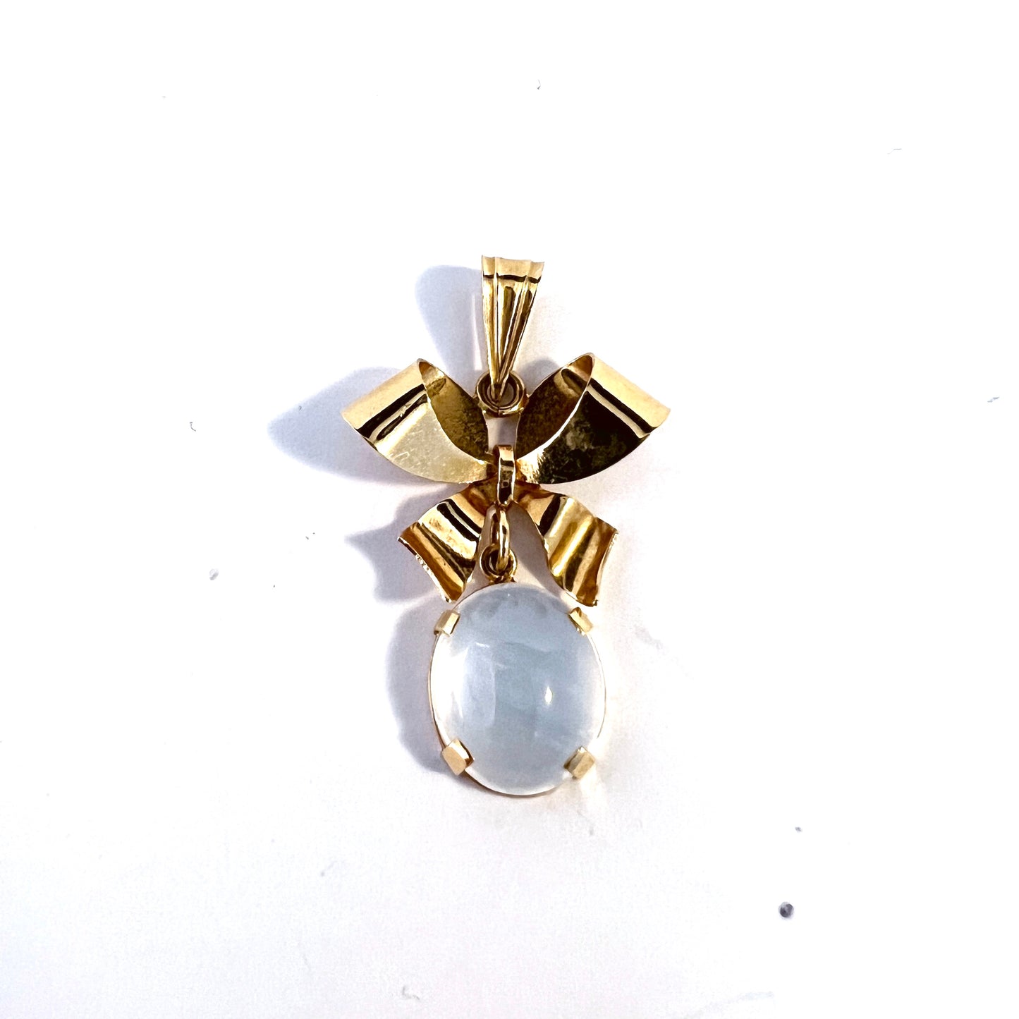 Ljungström, Stockholm year 1960. Vintage 18k Gold Moonstone Pendant.