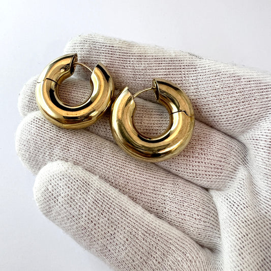 Safira. Bold Sterling Silver Kelly Hoops Earrings.