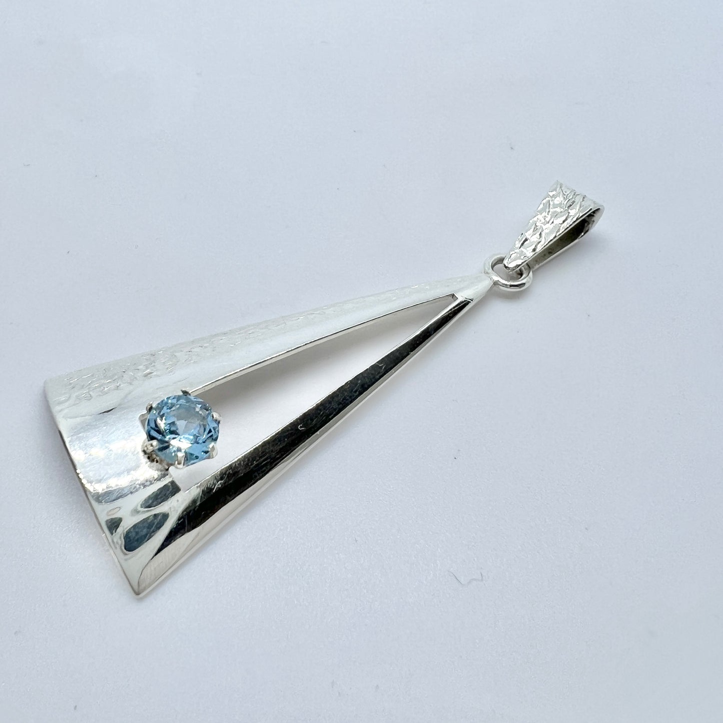 Edvard Kinni, Finland 1968-82 Vintage Sterling Silver Icy Blue Synthetic Spinel Pendant.