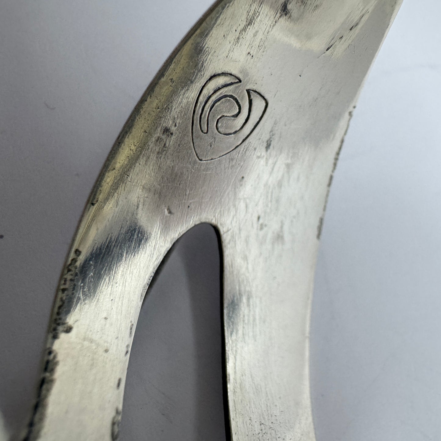 Phyllis Sklar, USA. Bold Vintage Modernist Sterling Silver Cuff Bracelet.