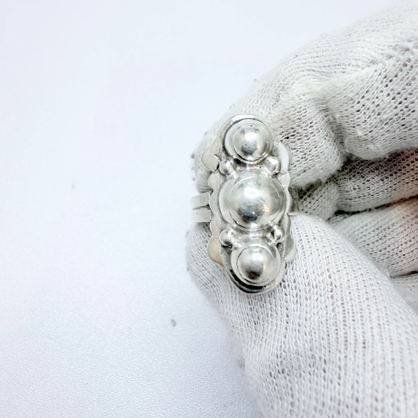 Taxco, Mexico ca 1940. Vintage 980 Sterling Silver Ring. Prob. Artemio Navarrete.
