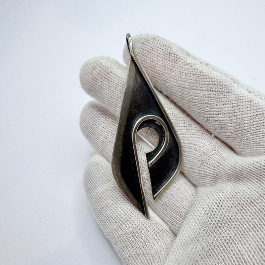 Phyllis Sklar, USA. Vintage Modernist Sterling Silver Pendant.